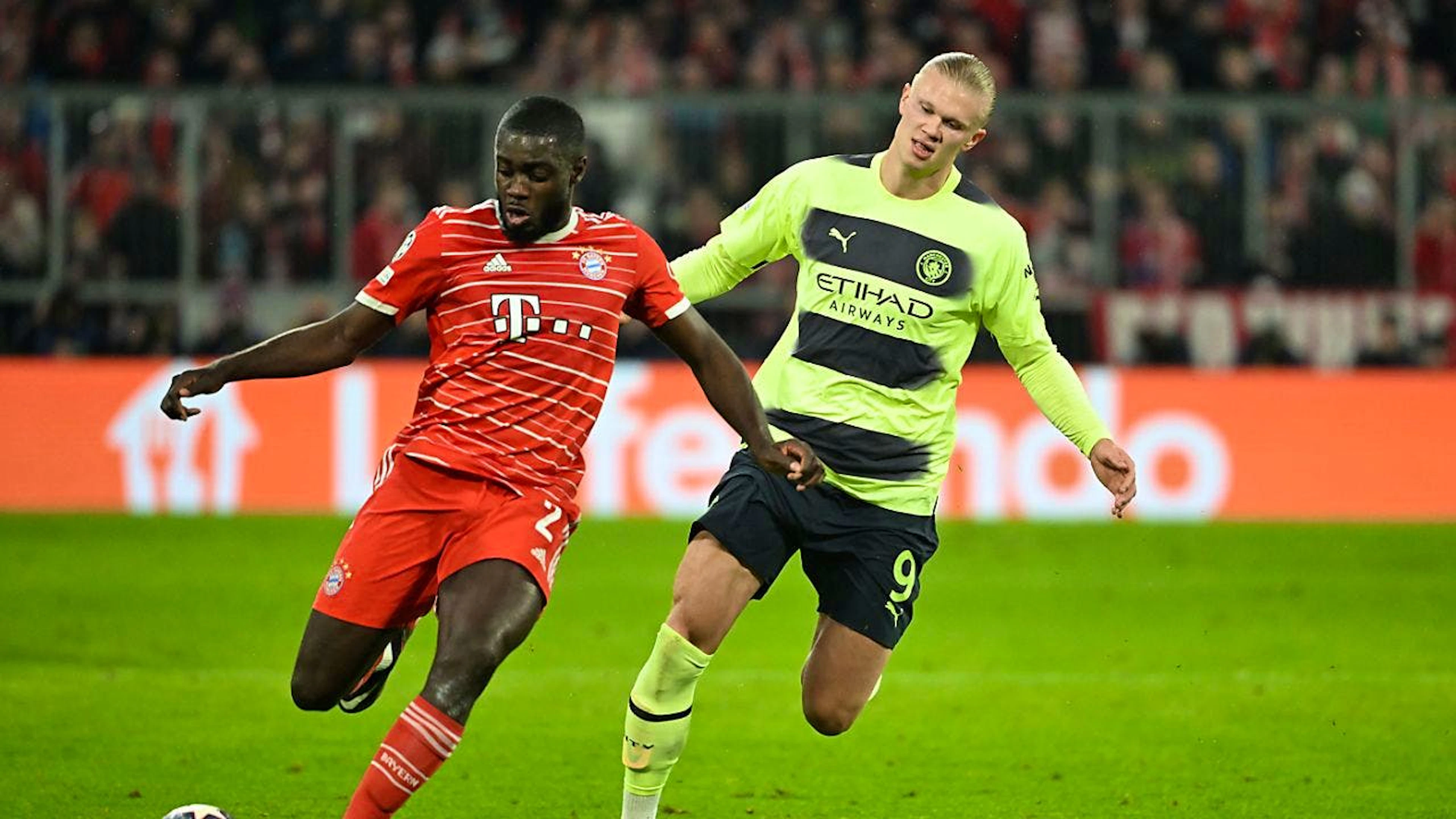 Duell der Giganten: Im Sechzehntelfinal der Champions League kommt es zum Aufeinandertreffen zwischen Bayern München und Manchester City