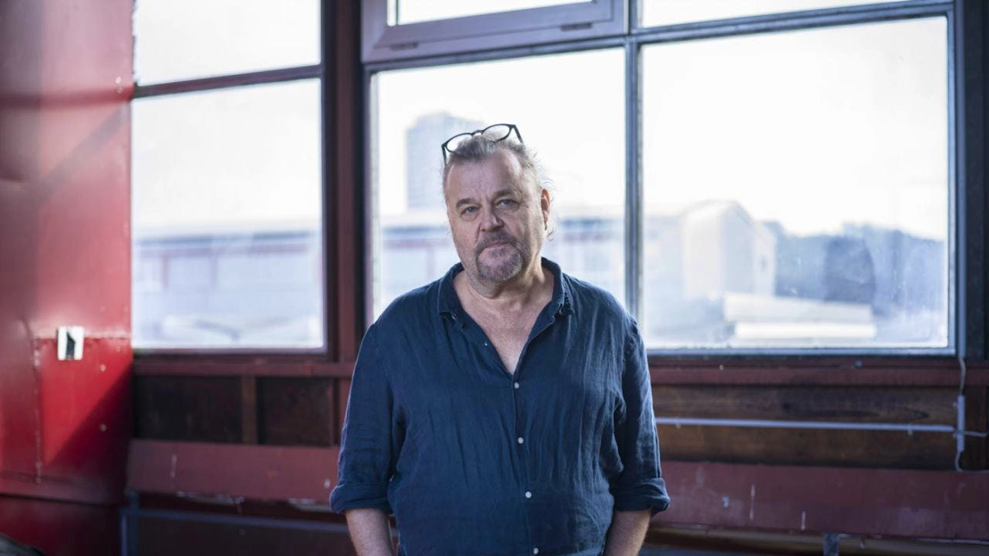 Patent-Ochsner-Frontmann Büne Huber wollte für das neue Album der Band ausschliesslich Songs über den Verlust seines Freundes schreiben. Dann hat er sich umentschieden. Jetzt geht es im Album "Tag & Nacht" um Übergänge.