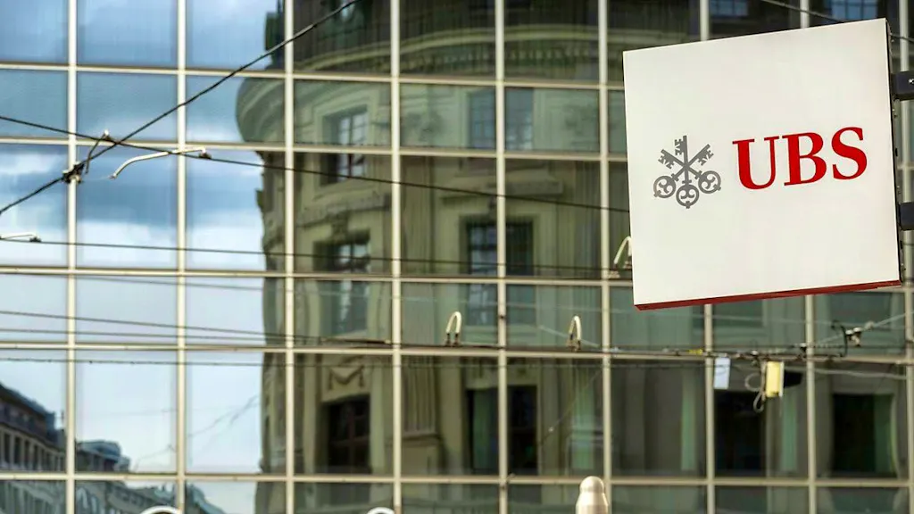 New presence rules at UBS leave employees trembling
