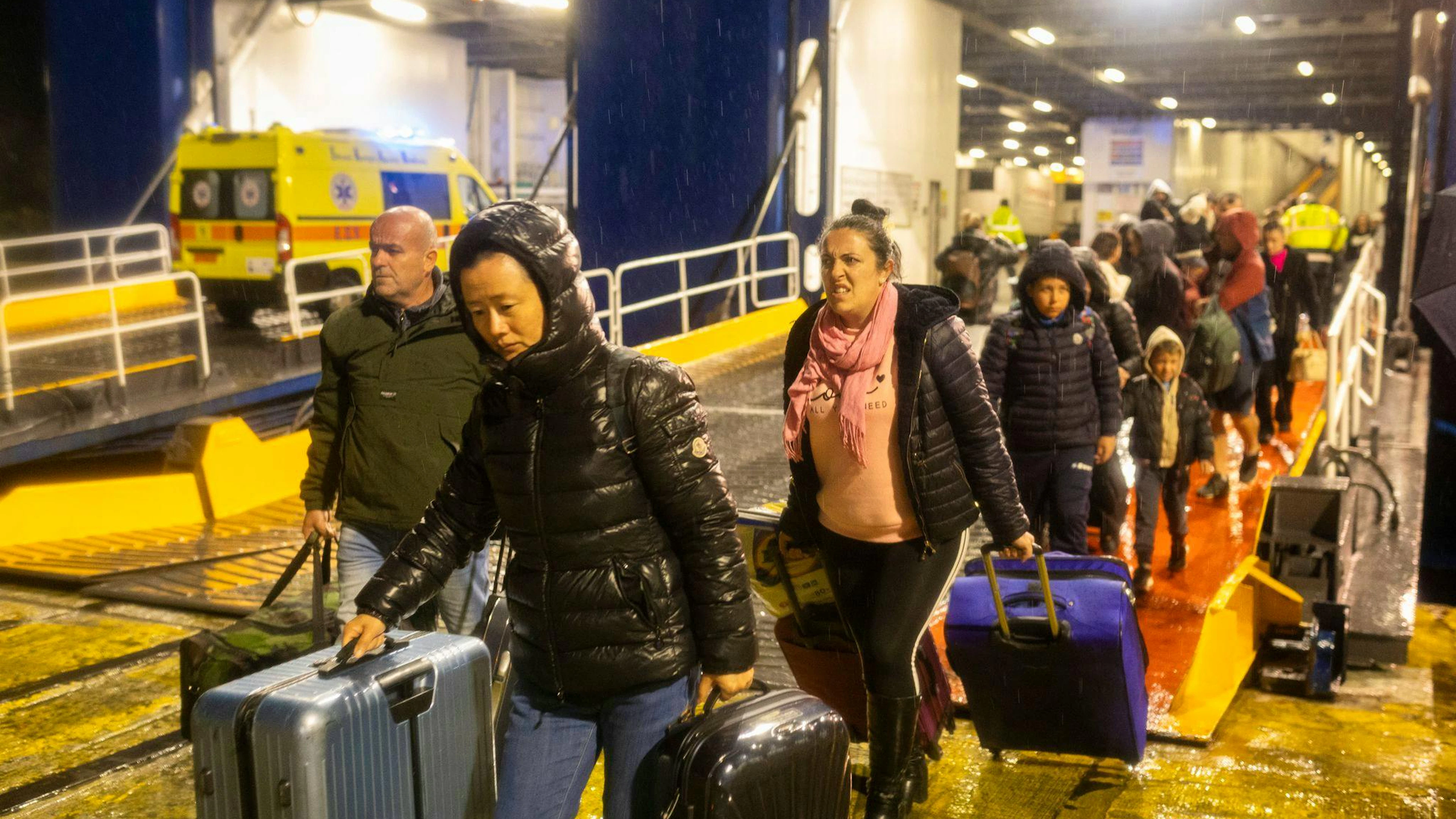 Der Ansturm auf die Fähr- und Flugtickets auf Santorini war und bleibt gross.