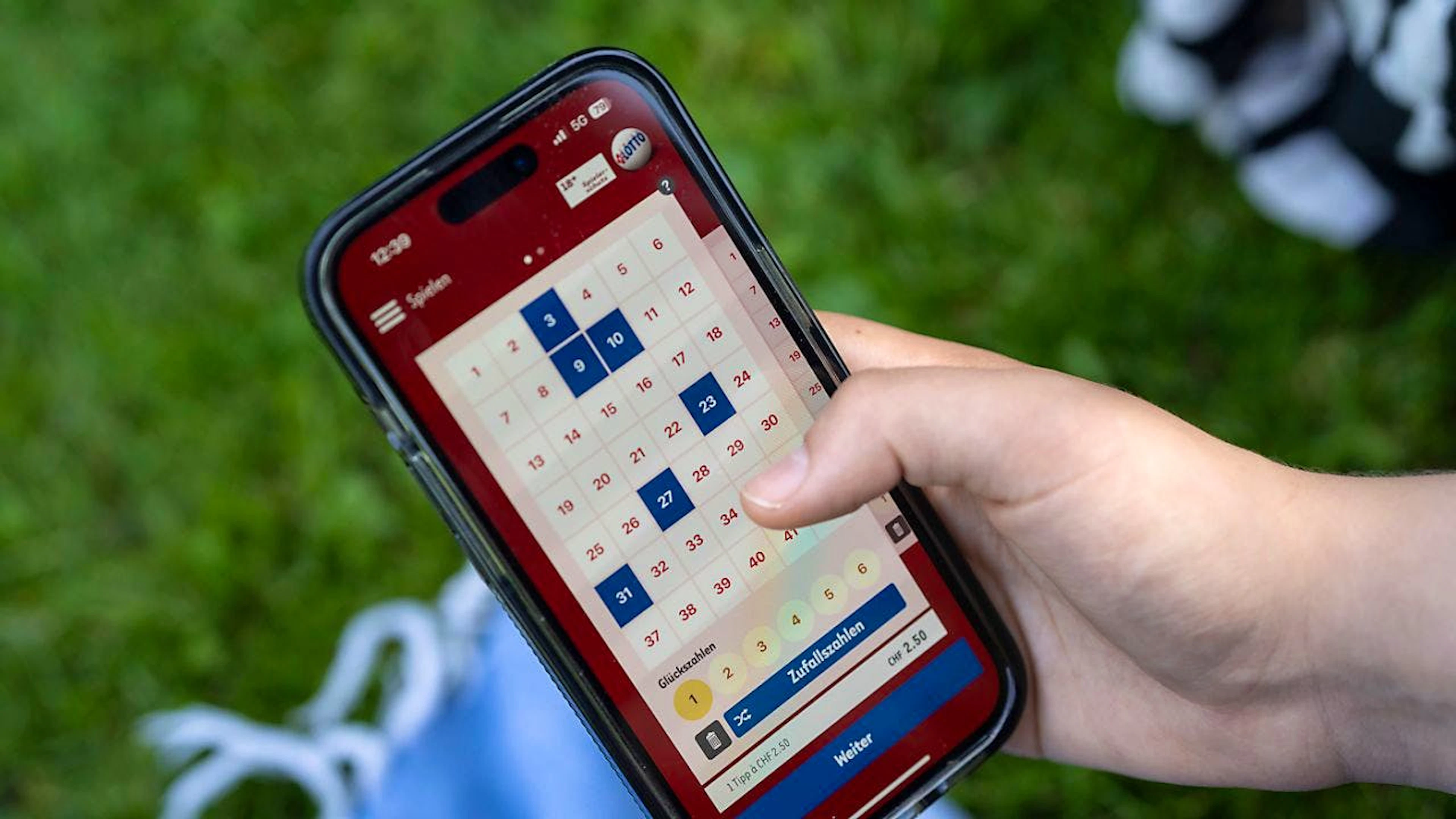 Mit diesem Tipp hätte die Spielerin oder der Spieler am Mittwoch nichts gewonnen. Die richtigen Zahlen waren die 6, 13, 27, 30, 32, 35 und die Glückszahl 1. (Archivbild)