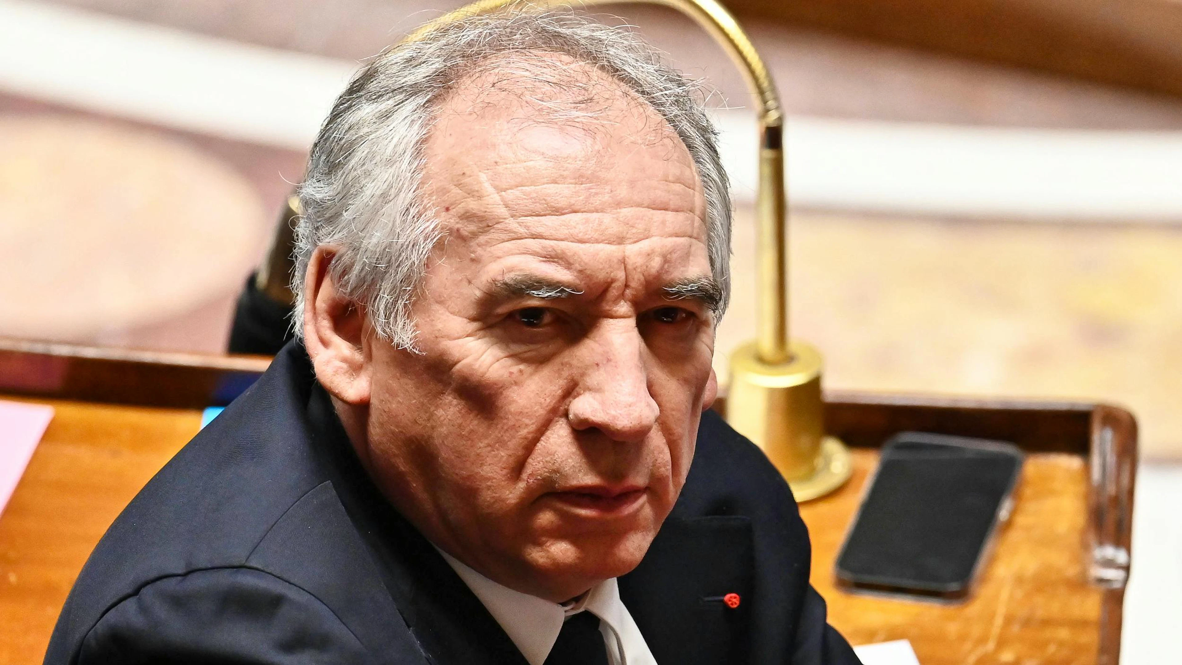 François Bayrou déroute à gauche comme à droite, cultivant le flou sur son identité politique.