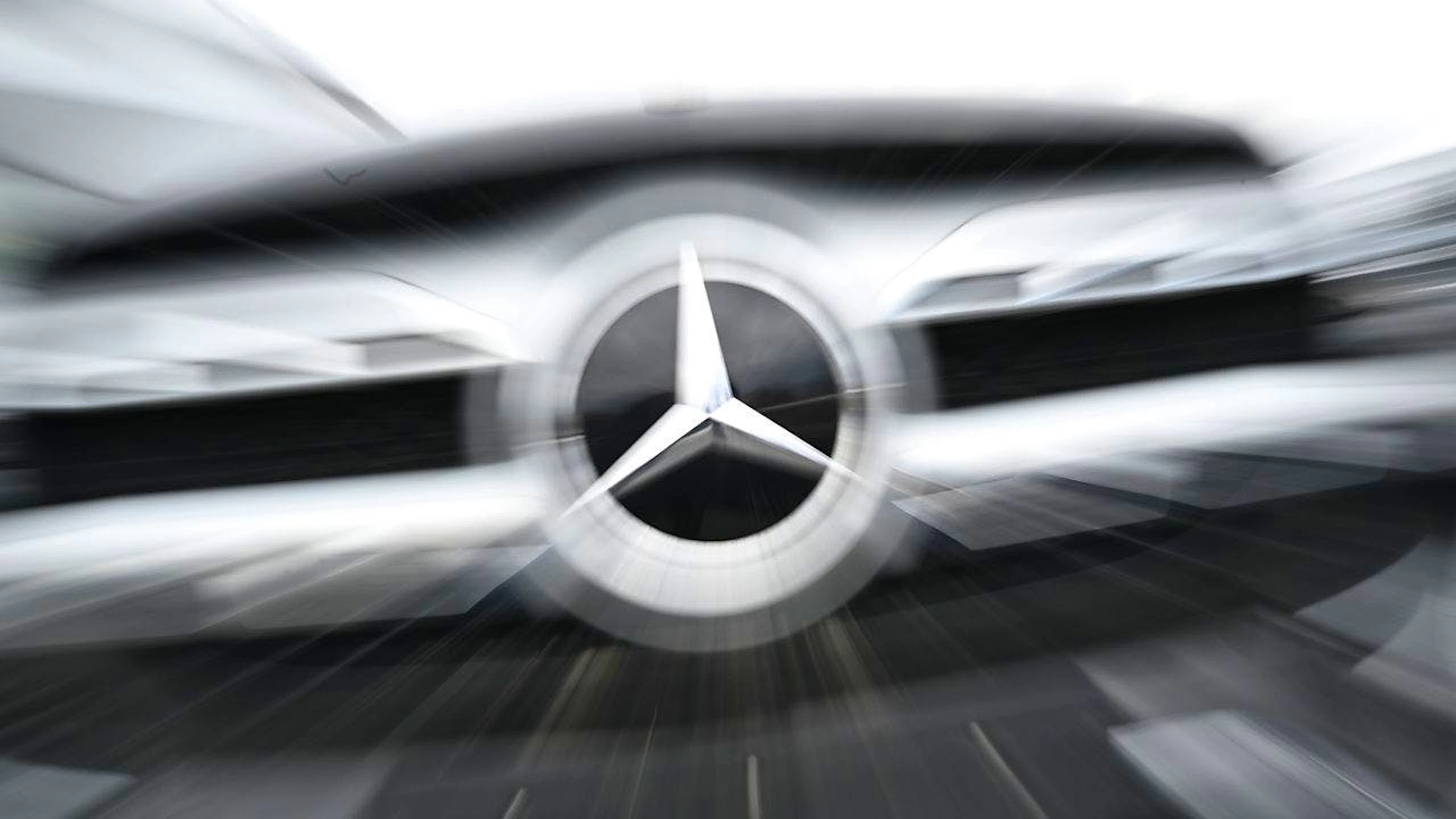 Die Chefs von Deutsche Bank, Siemens und Mercedes-Benz machen sich in einem gemeinsamen Aufruf für ein offenes Deutschland stark. Zudem fordern sie eine völlig neue Wirtschaftspolitik. (Archivbild)
