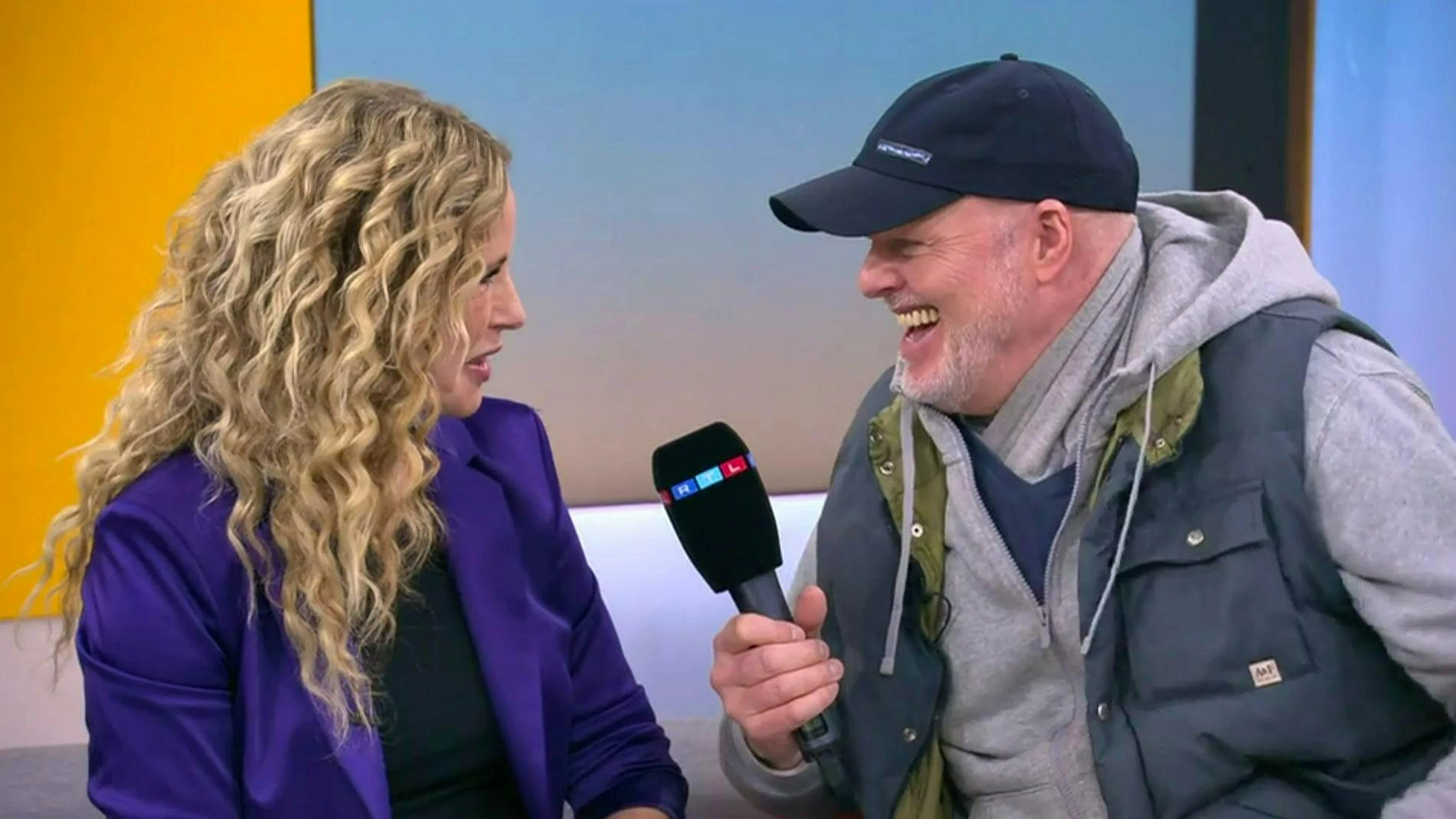 Stefan Raab überraschte «Punkt 12»-Moderatorin Katja Burkard mit einem unangekündigten Besuch im TV-Studio.