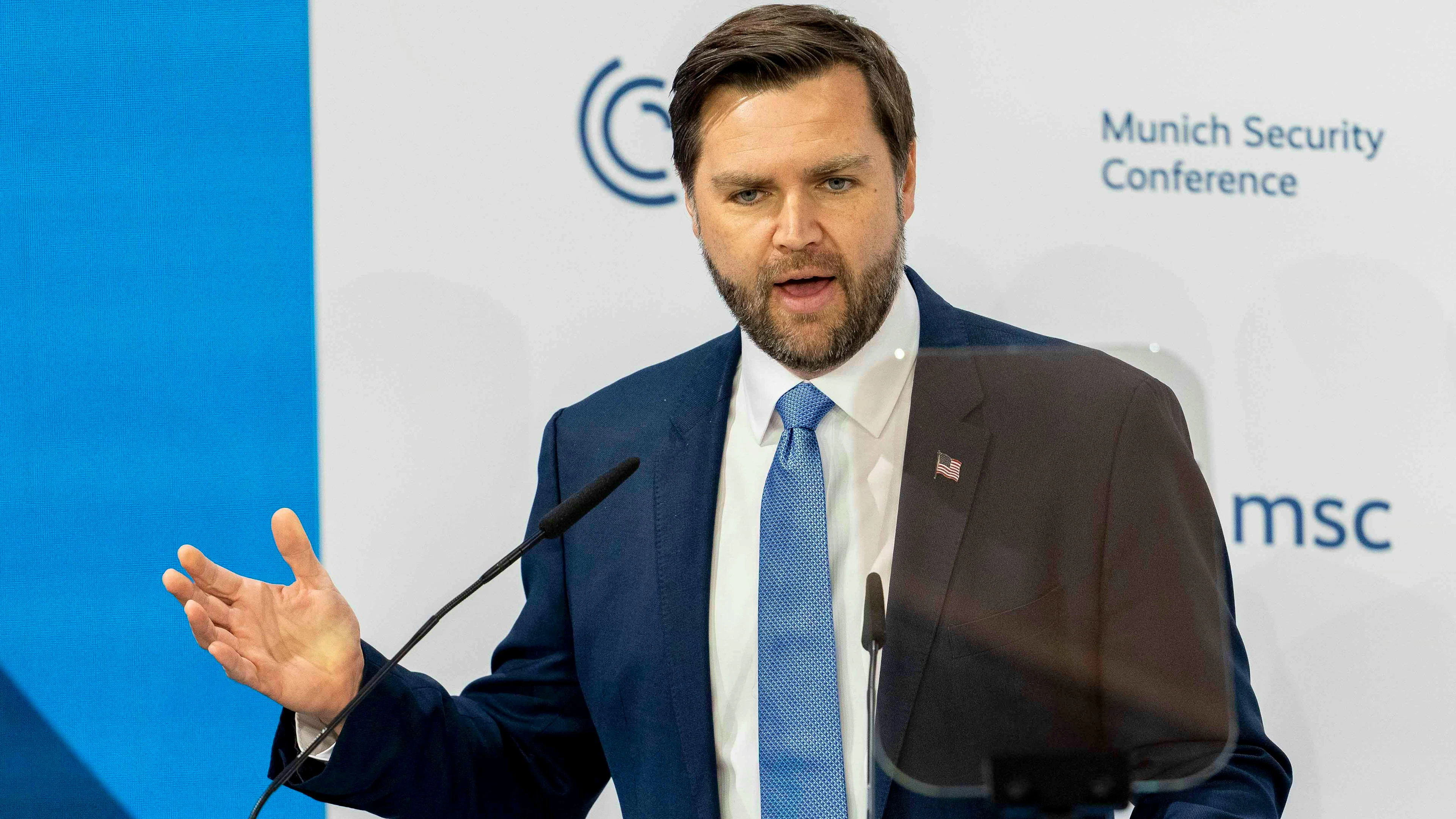 «En Grande-Bretagne et à travers l'Europe, la liberté d'expression, je le crains, est en retrait», amdéclaré J.D. Vance, à la stupeur de son auditoire.