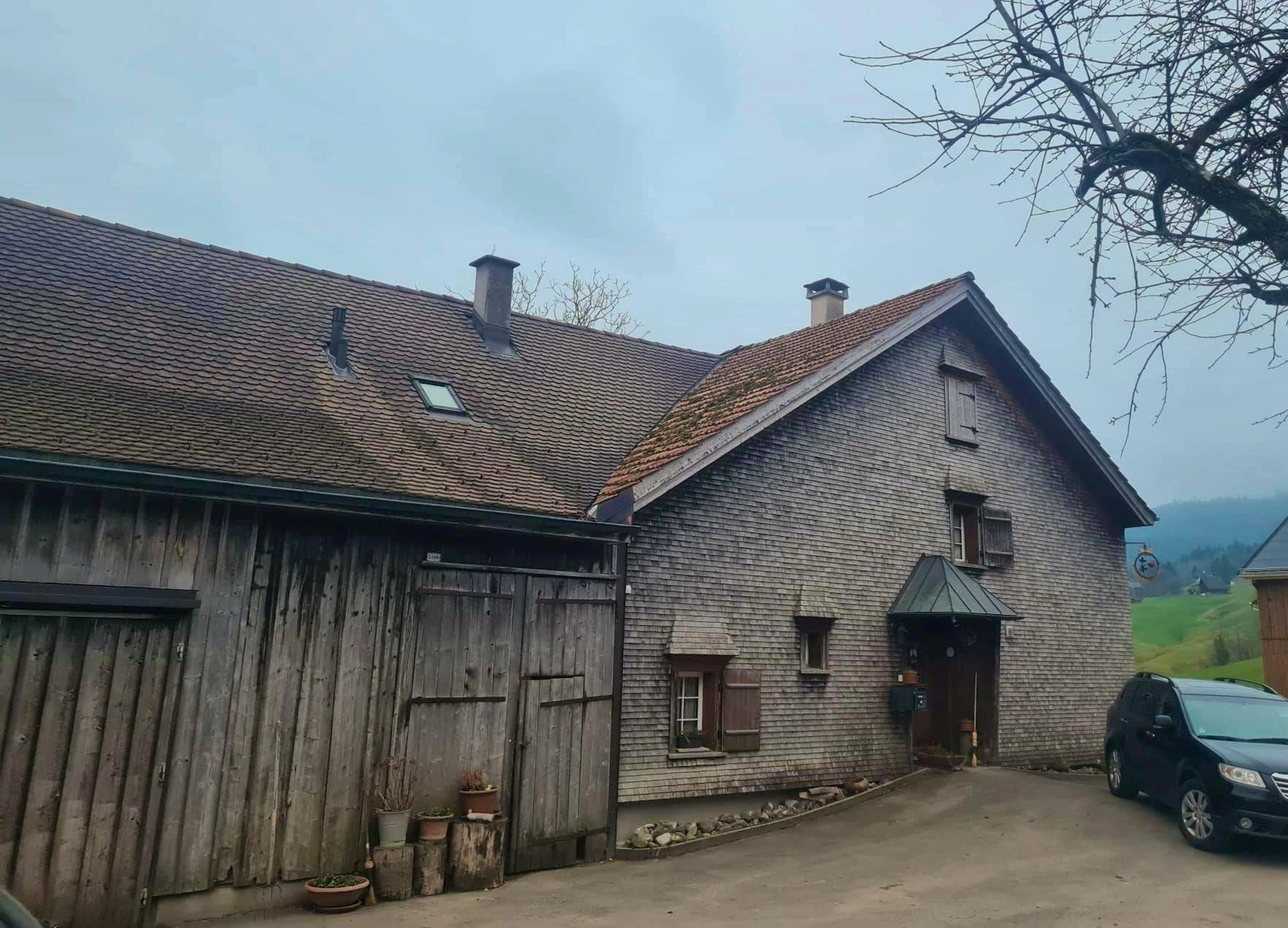 The president of the farmers' association lives with his family in an old farmhouse.