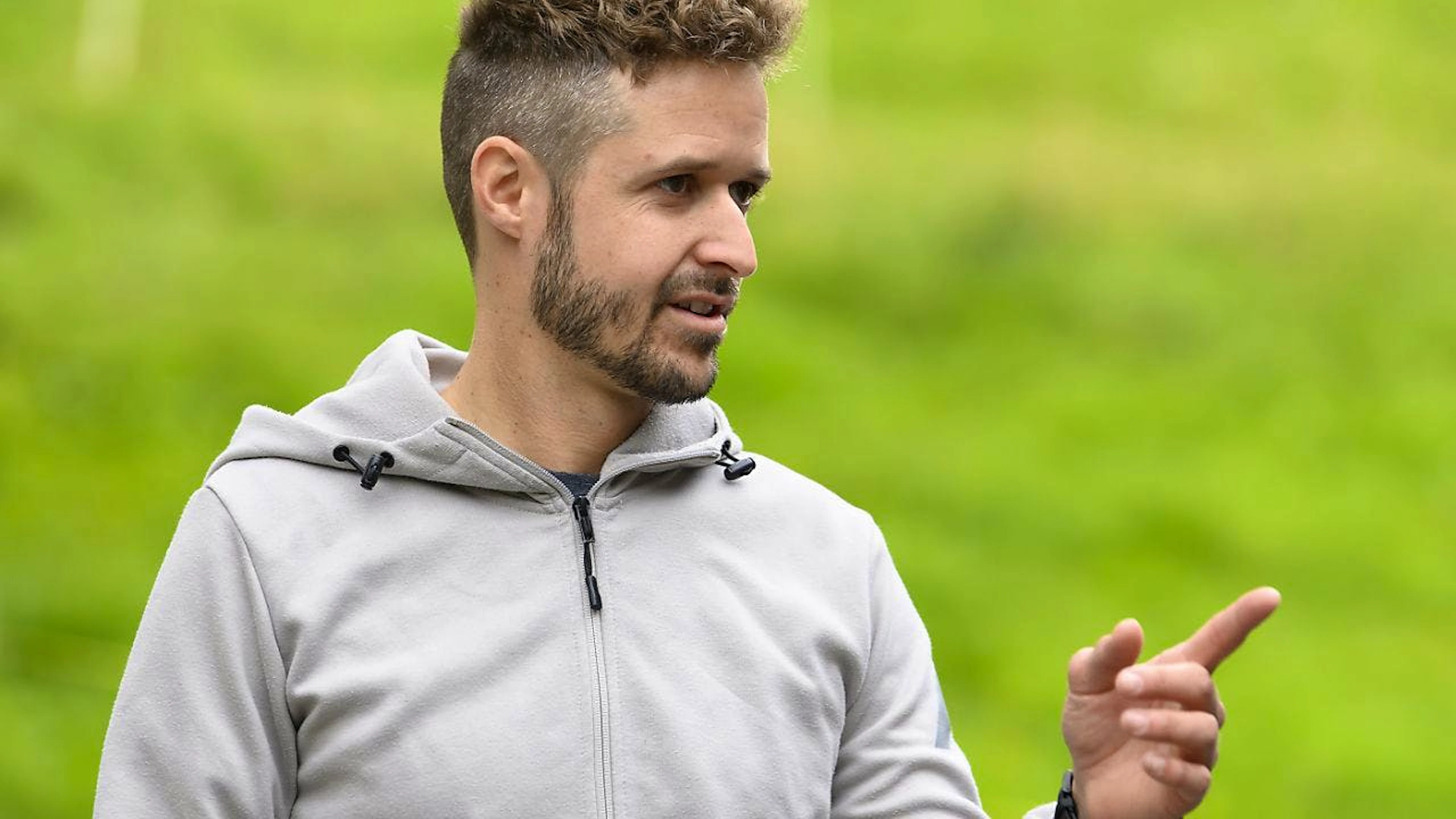 Tom Lüthi wird in der Saison 2025 beim deutschen Moto2-Team Intact-Dynavolt als Coach der zwei Fahrer Manuel Gonzalez und Senna Agius bei allen Grands Prix vor Ort sein.