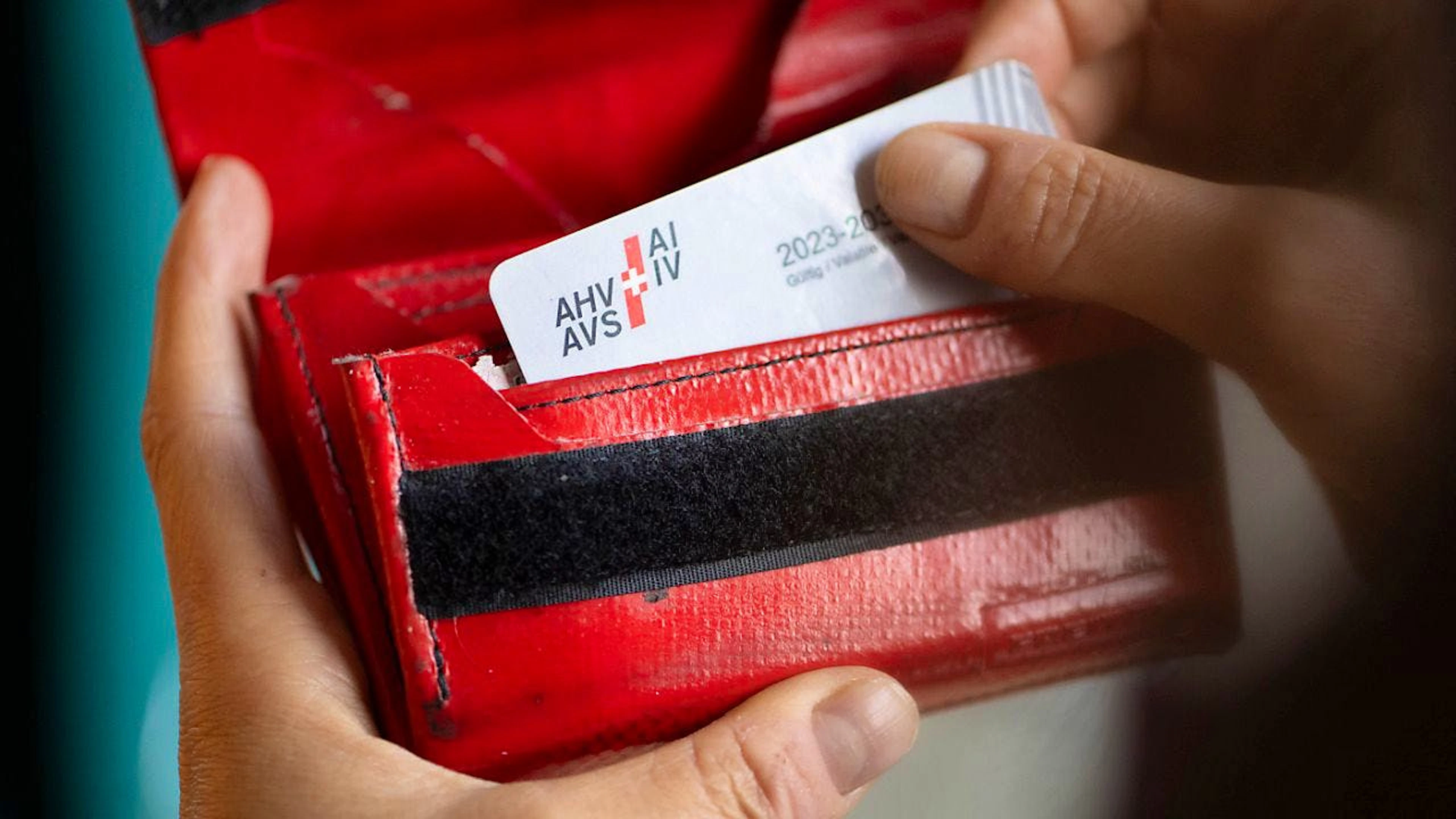 Le Conseil national a désormais tranché : la TVA augmentera, mais il n’y aura pas de hausse des retenues salariales. (image d'illustration).