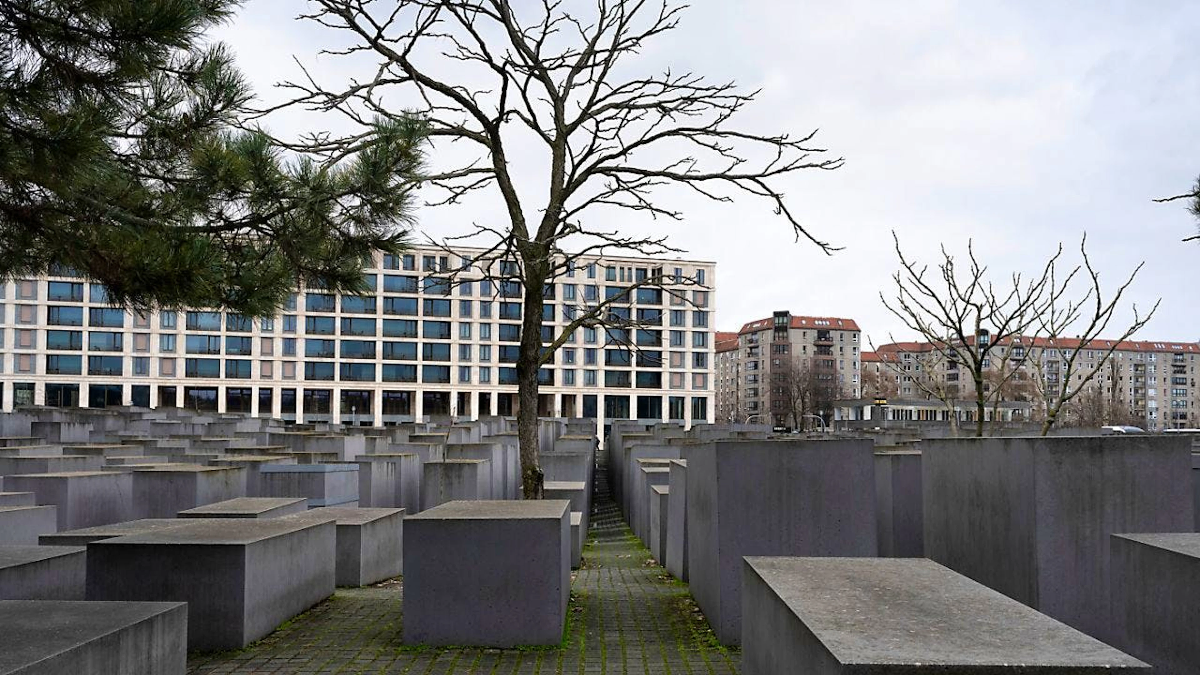 Das Holocaust-Mahnmal im historischen Zentrum Berlins erinnert an die etwa sechs Millionen Juden, die während des Zweiten Weltkriegs ihr Leben verloren. (Archivbild)