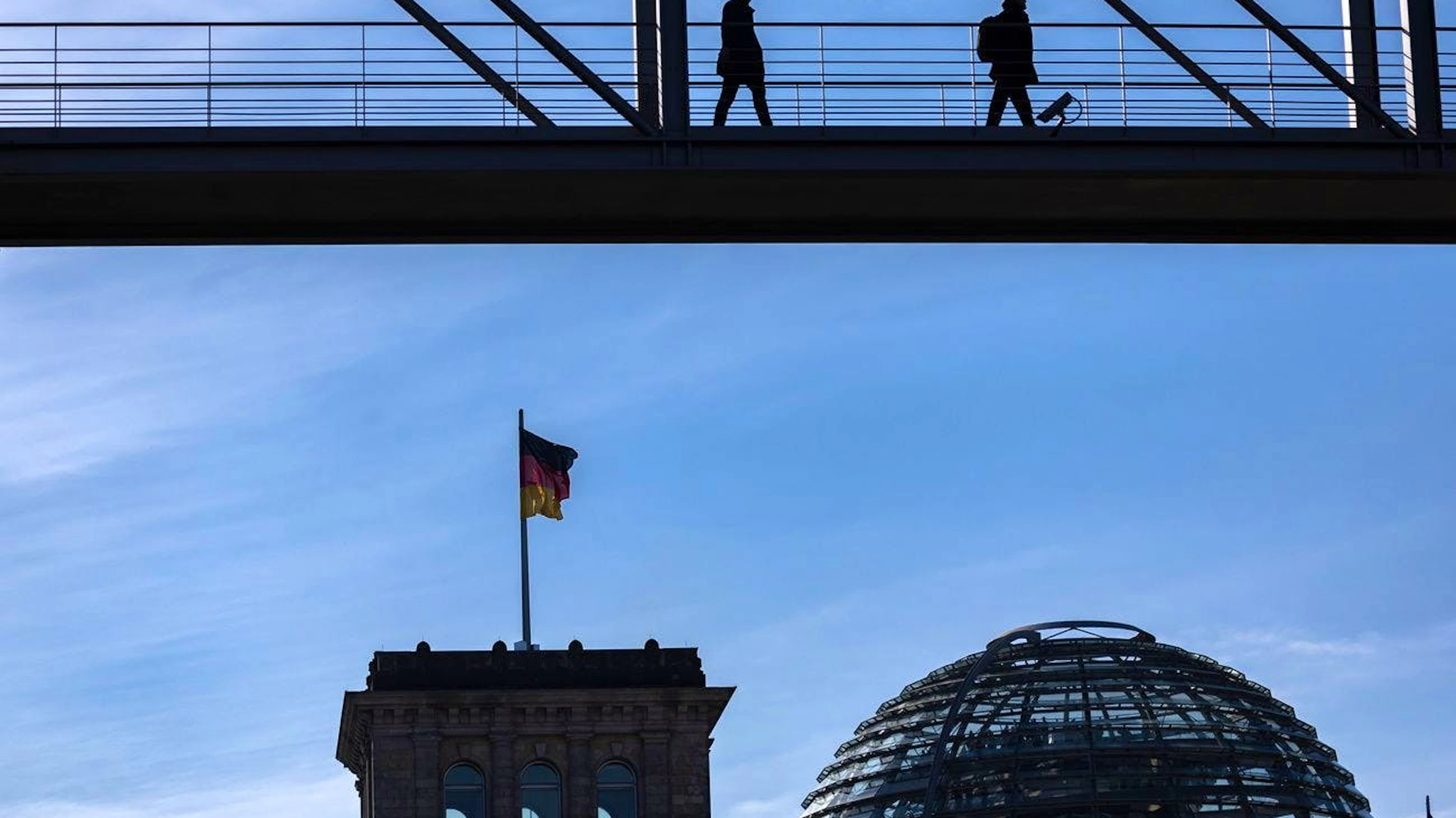 In Germania il nuovo Bundestag avrà cinque gruppi parlamentari.