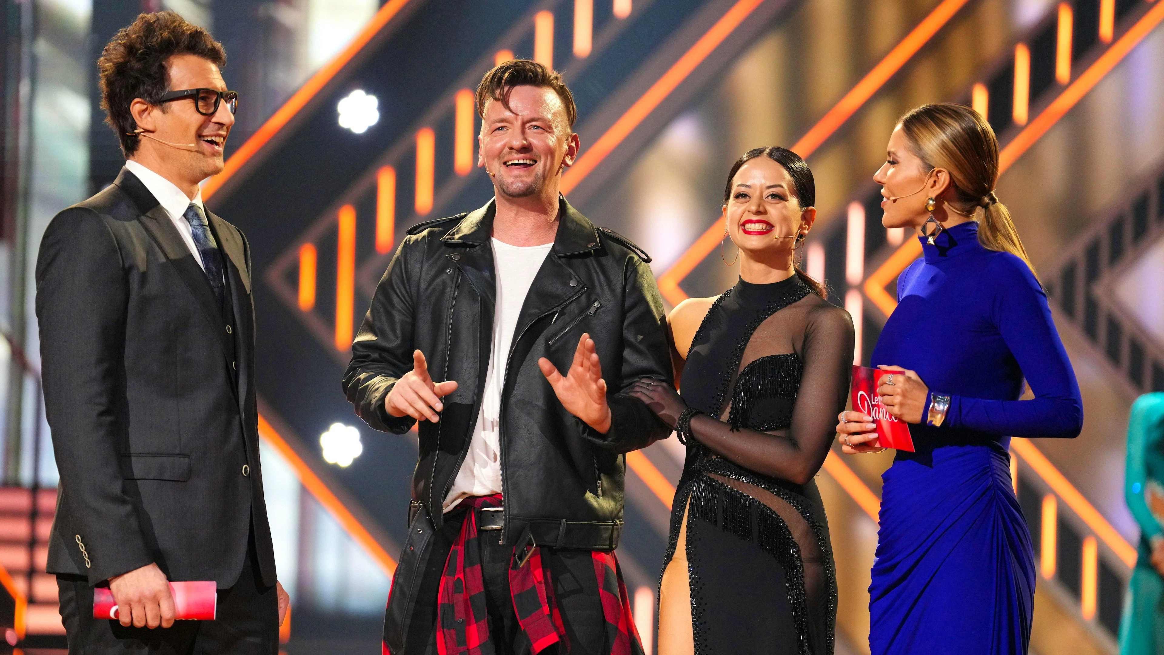 Höhepunkt der Auftaktshow ist die Verpartnerung. Vorjahressiegerin Malika Dzumaev wurde Ben Zucker zugeteilt.