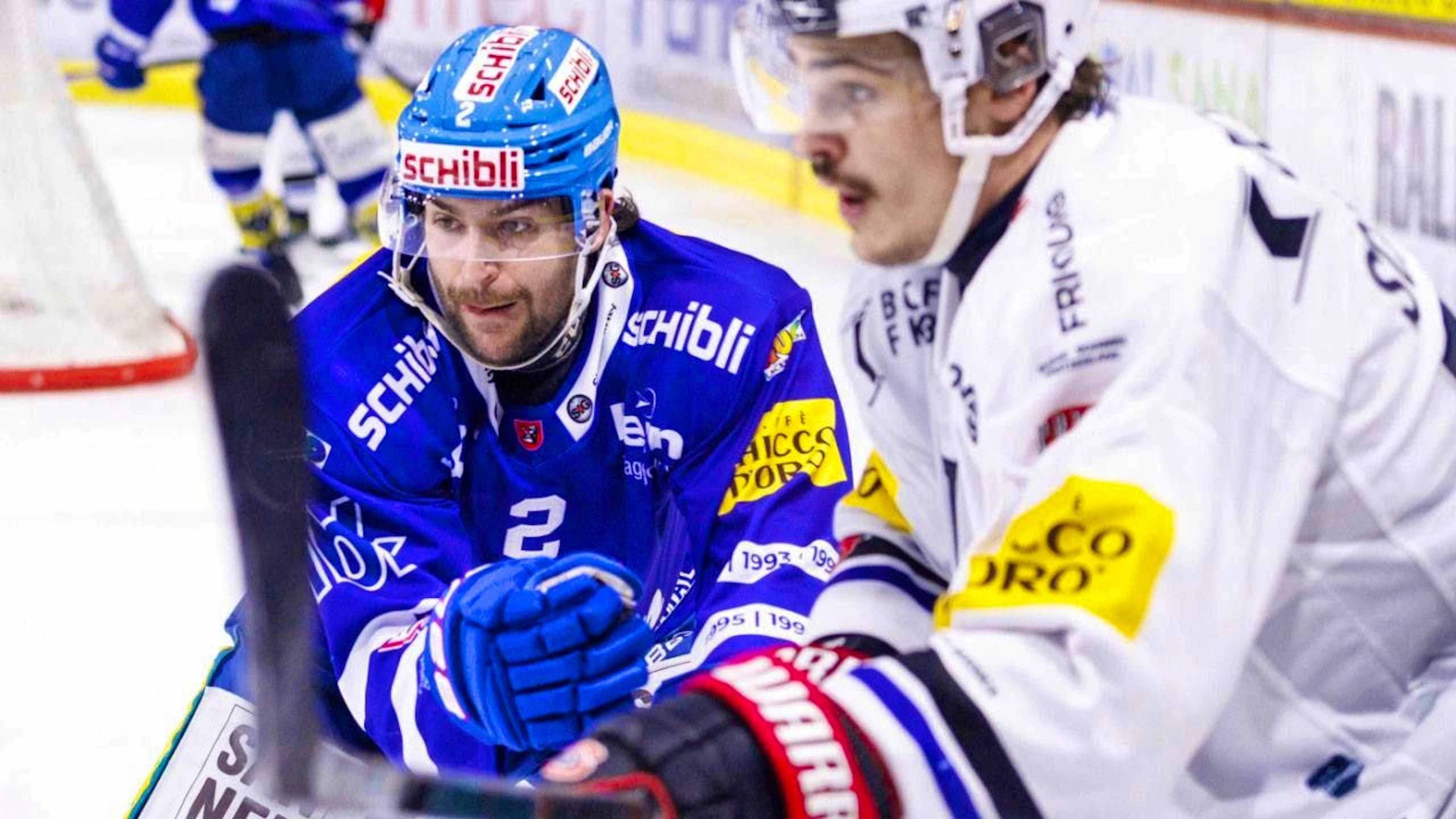 Kloten or Gottéron? The two teams play in a long-distance duel for the last place in the top 6.