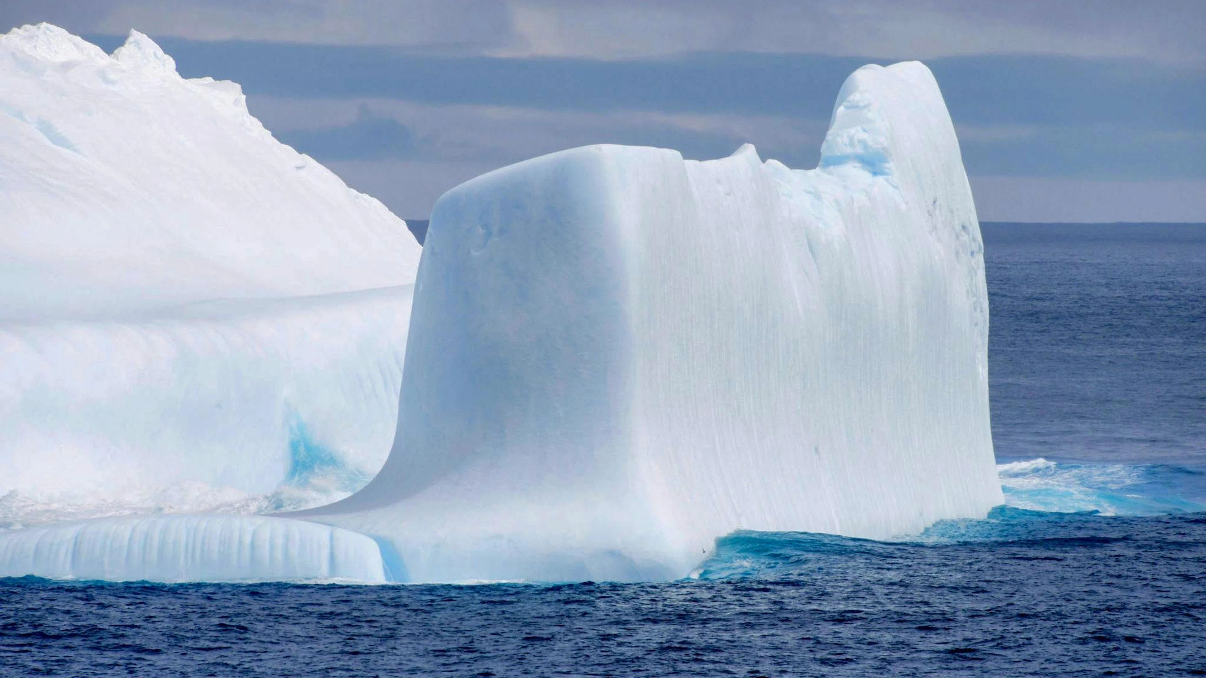 Ein schwimmender Eisberg im Antarktischen&nbsp;Ozean