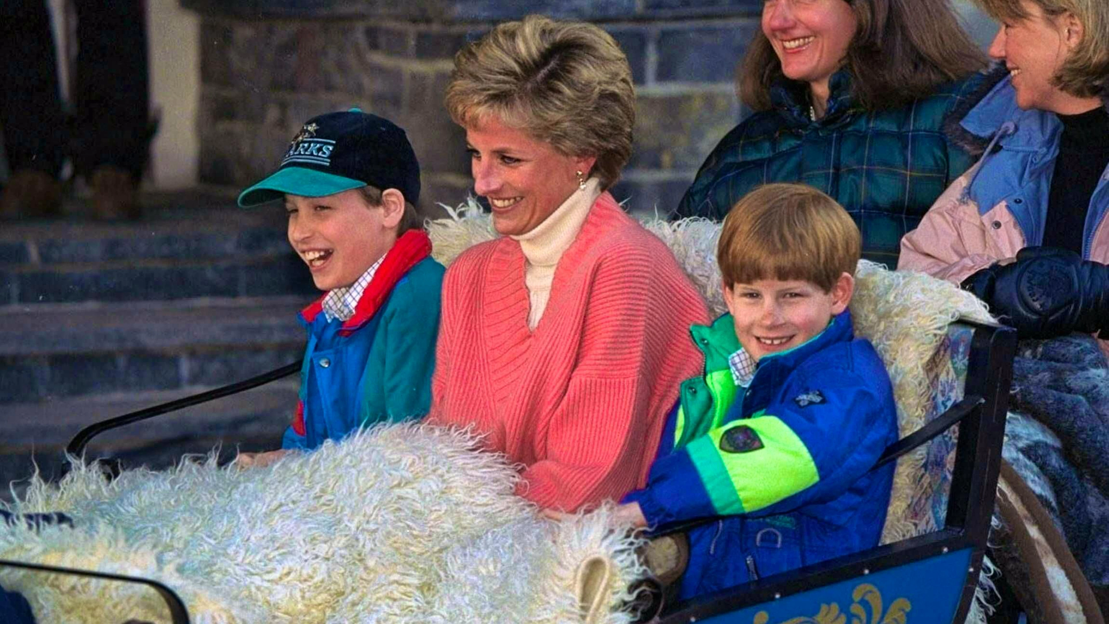 The year 2027 will mark the 30th anniversary of Lady Diana's death. According to the British media, Prince Harry is planning a documentary about his mother for this date. The picture of Diana and her sons William (left) and Harry was taken in winter 2008 in Lech, Austria.