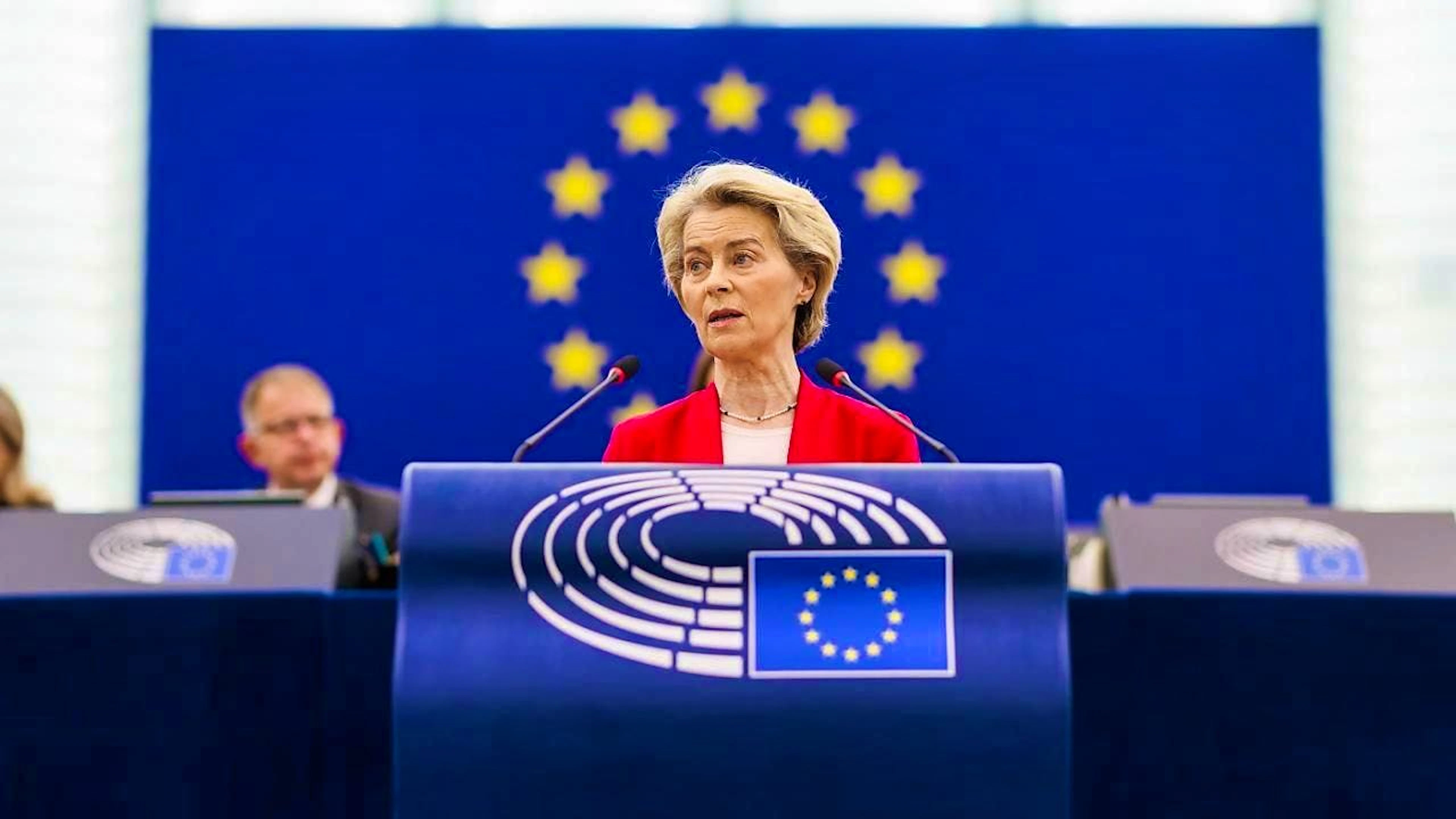 Ursula von der Leyen (CDU), President of the European Commission, stands in the European Parliament building and speaks. MEPs want to discuss the future of European defense with EU Commission President von der Leyen and EU Council President Costa. Photo: Philipp von Ditfurth/dpa