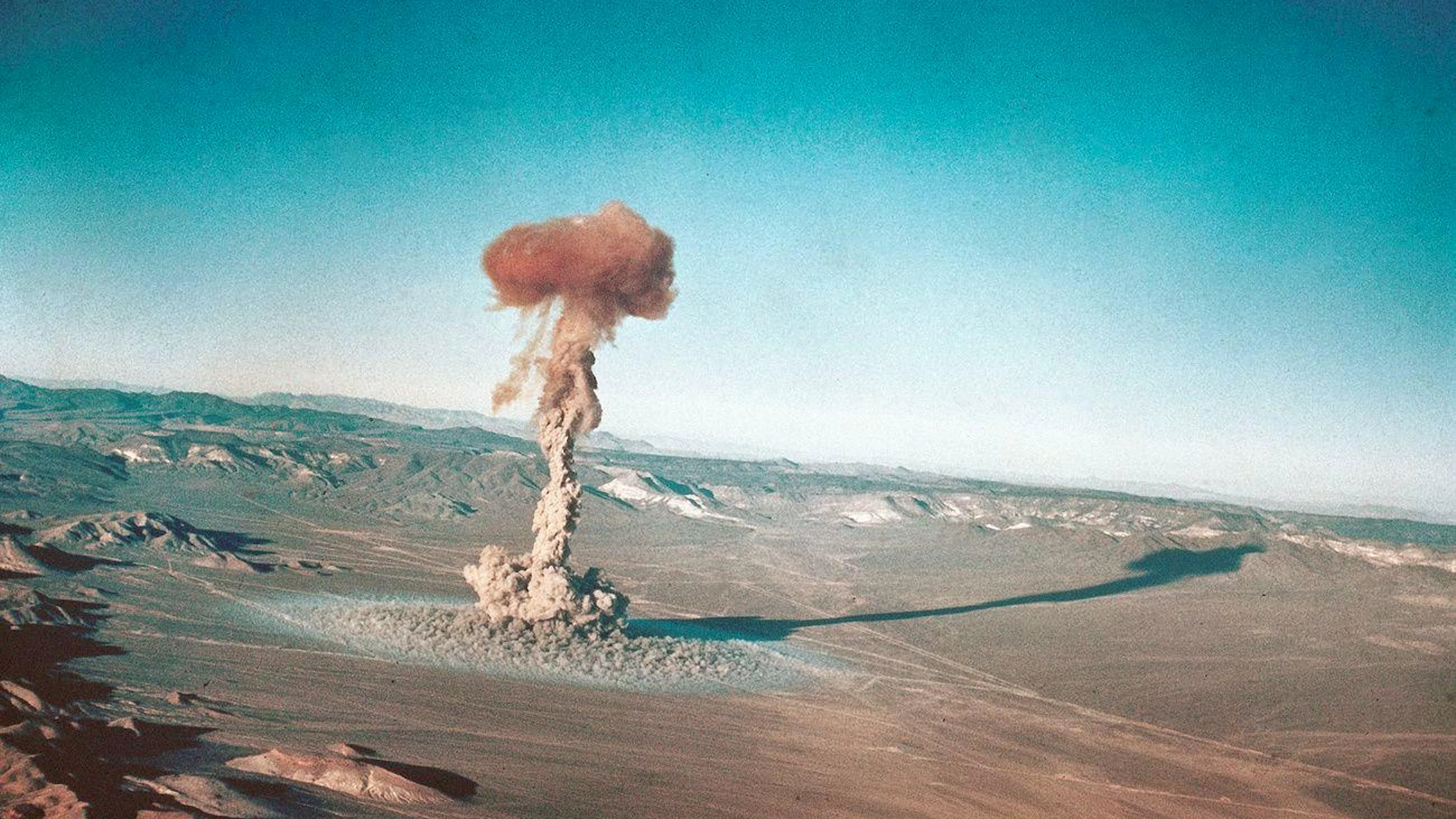 Die Pilzwolken der Atombombentests in der Wüste von Nevada sah man teilweise bis nach Las Vegas.