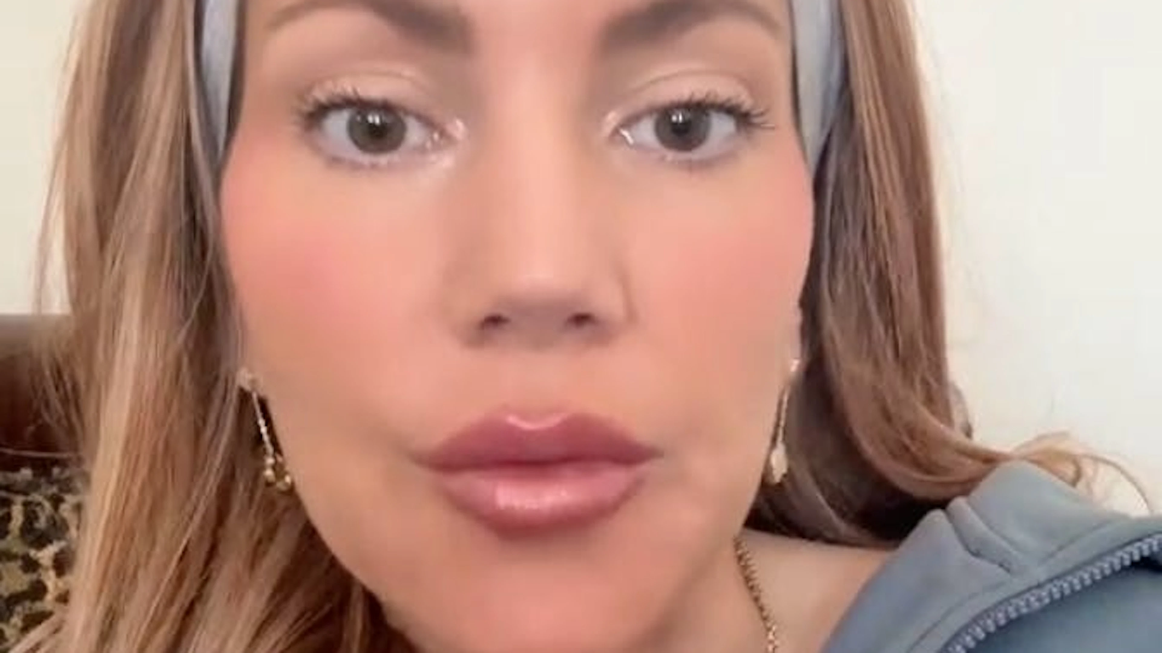 Shay, die sich auf TikTok @shay27xo nennt, schneidet in einem Video das Thema Geschenke-Regeln für Kindergeburtstage an.