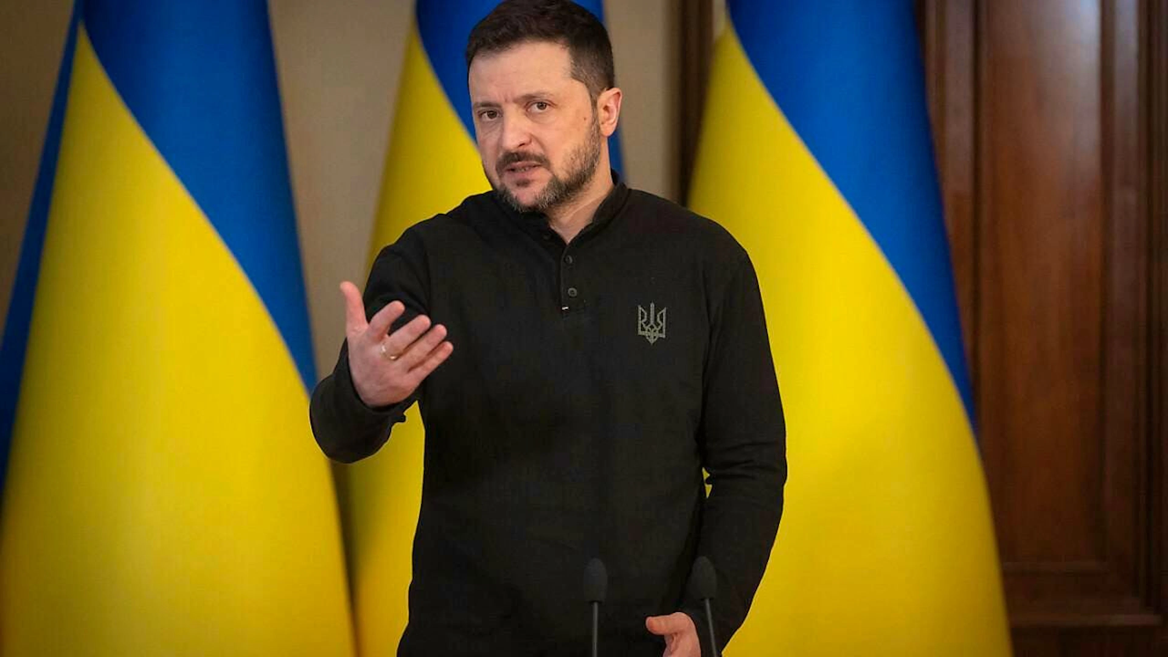 Wolodymyr Selenskyj, Präsident der Ukraine,  spricht während eines Briefings. Foto: Efrem Lukatsky/AP/dpa