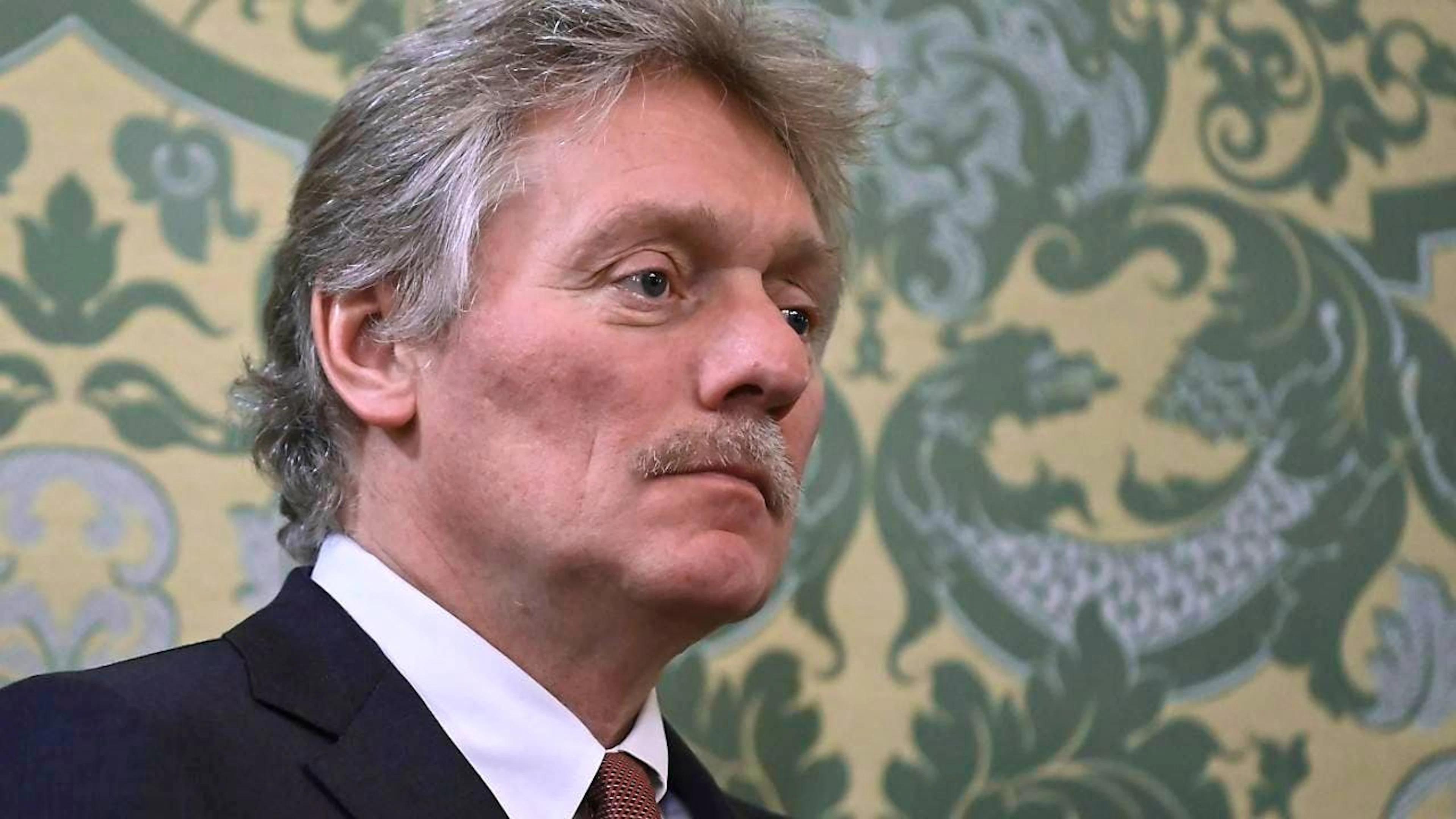HANDOUT - Kremlsprecher Dmitri Peskow (Archivbild). Foto: Alexander Kazakov/AP/dpa