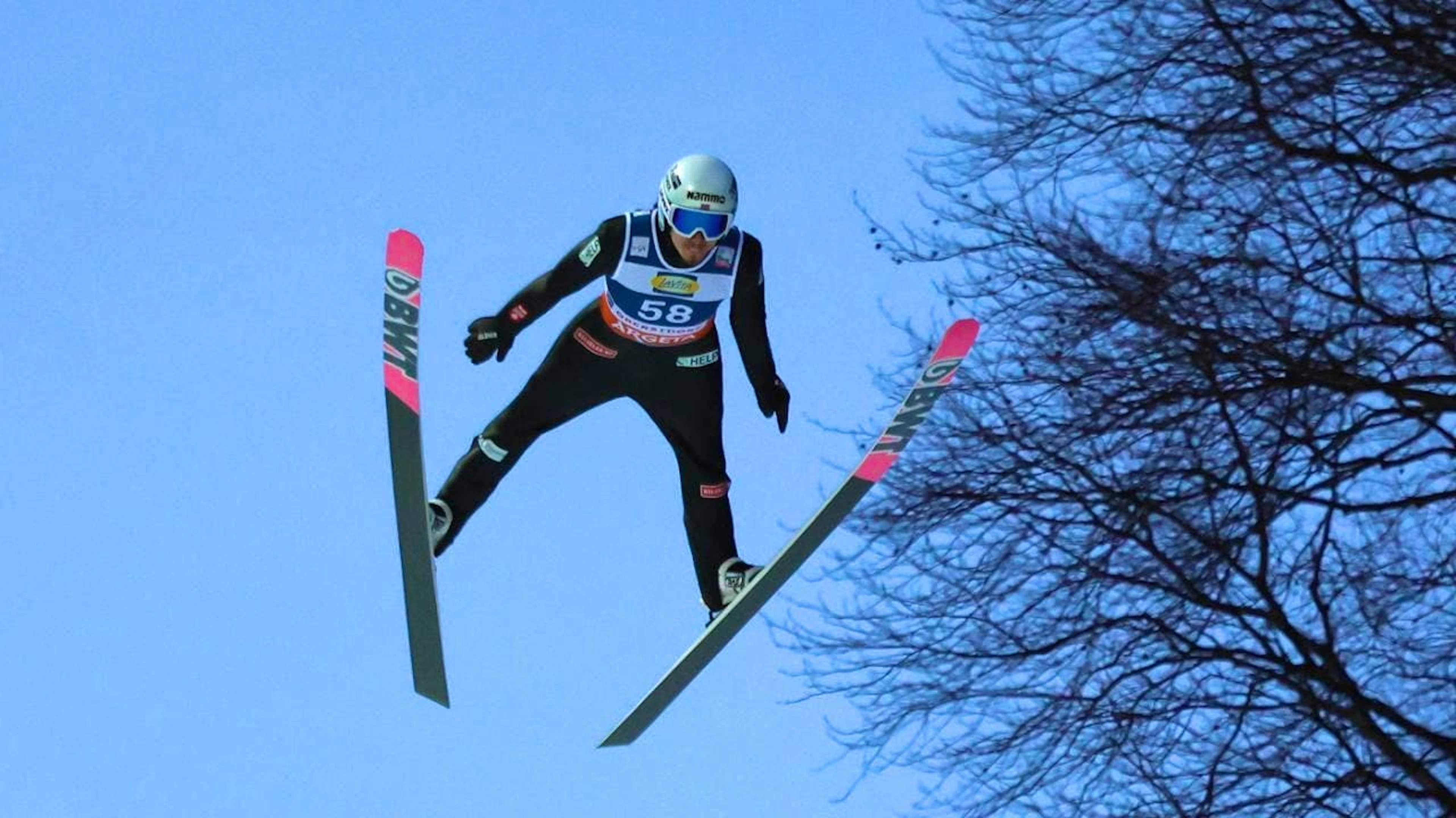 Neben Johann André Forfang (Bild) wurden mittlerweile vier weitere norwegische Skispringer suspendiert