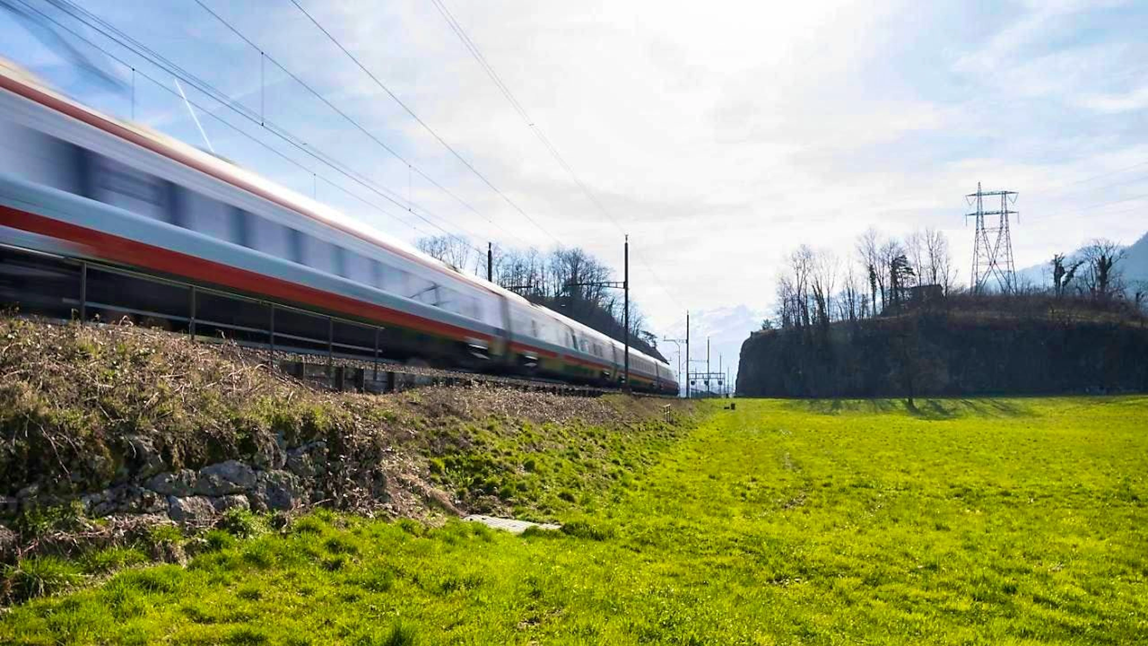 SBB is examining the purchase of high-speed trains for international rail connections. (archive picture)