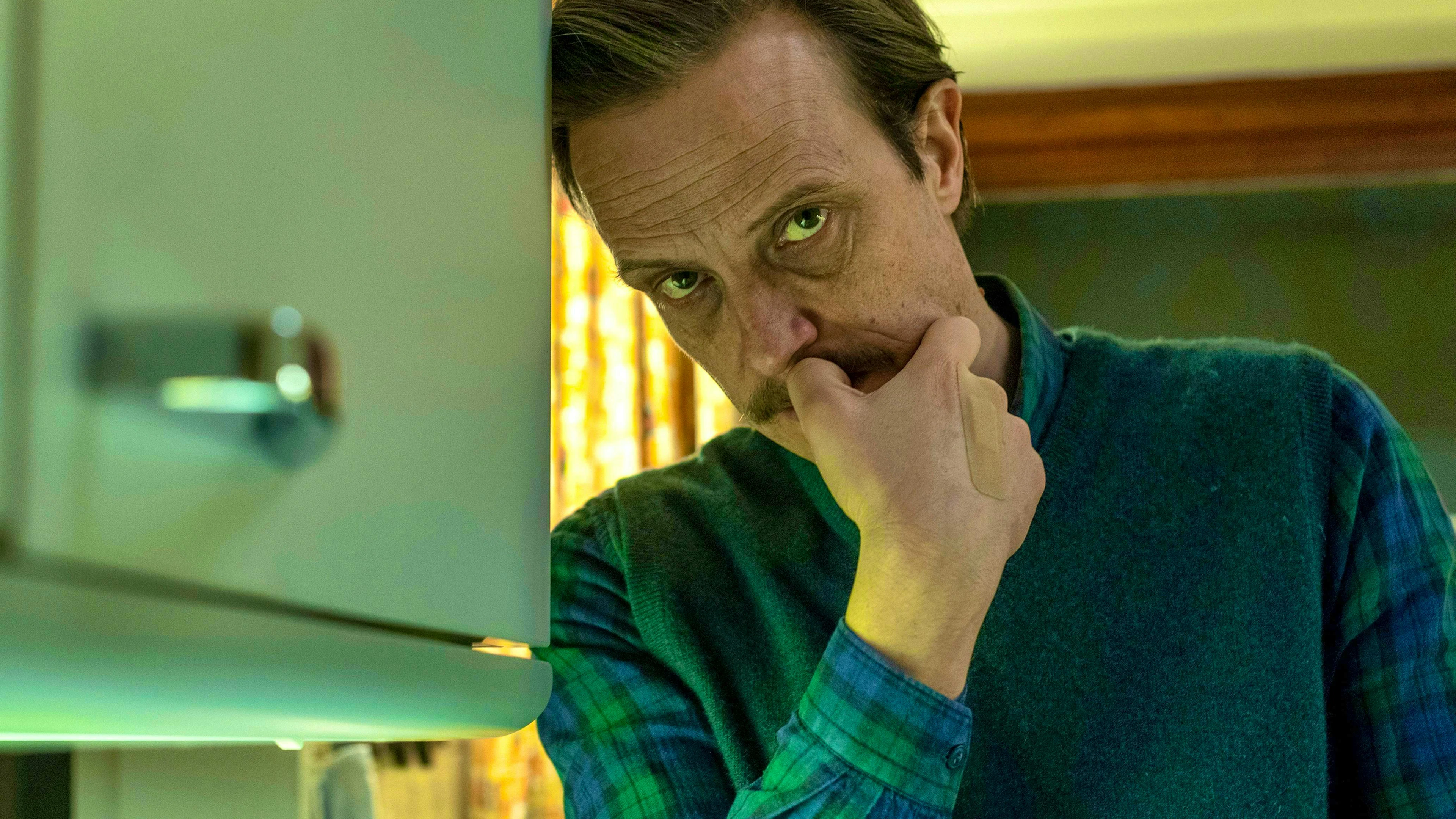At least as creepy as the famous silent guest that Lars Eidinger played three times in the Kiel "Tatort": August Diehl plays a murderer called Robert Frost as a farewell to Klaus Borowski. He is a nail-biting psychopath who gets rid of people who annoy him without batting an eyelid.
