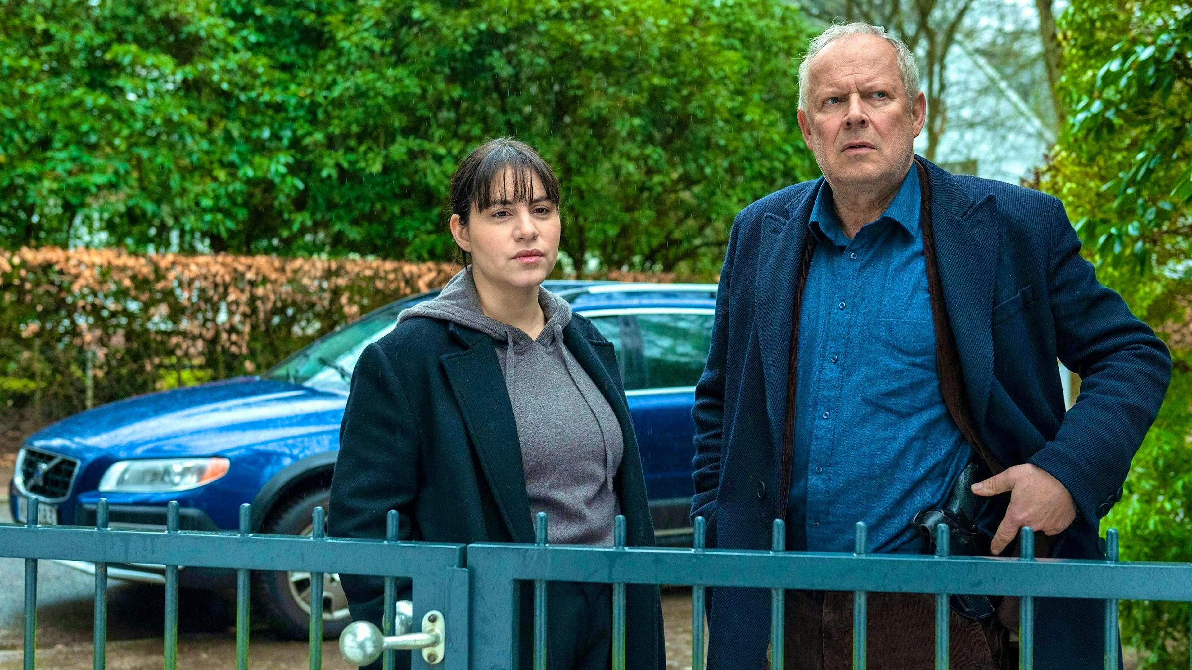 In "Tatort: Borowski und das Haupt der Medusa", Inspector Borowski (Axel Milberg) and Mila Sahin (Almila Bagriacik) solve their last case together. Four days before his retirement, Borowski comes across inconsistencies around a creepy house that he has known since his youth. Is a silent landlord up to mischief here?
