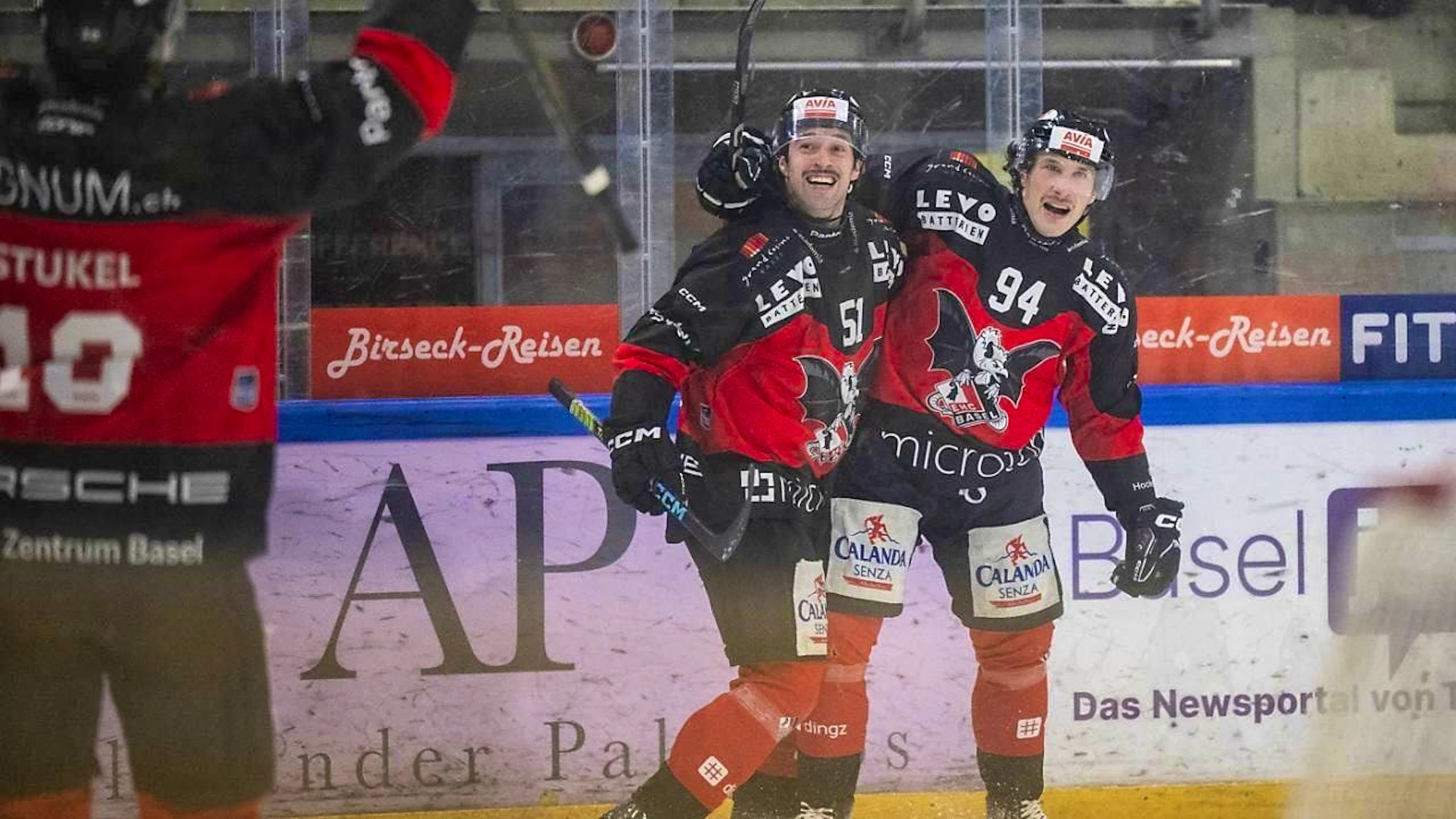 EHC Basel can celebrate reaching the Swiss League final.