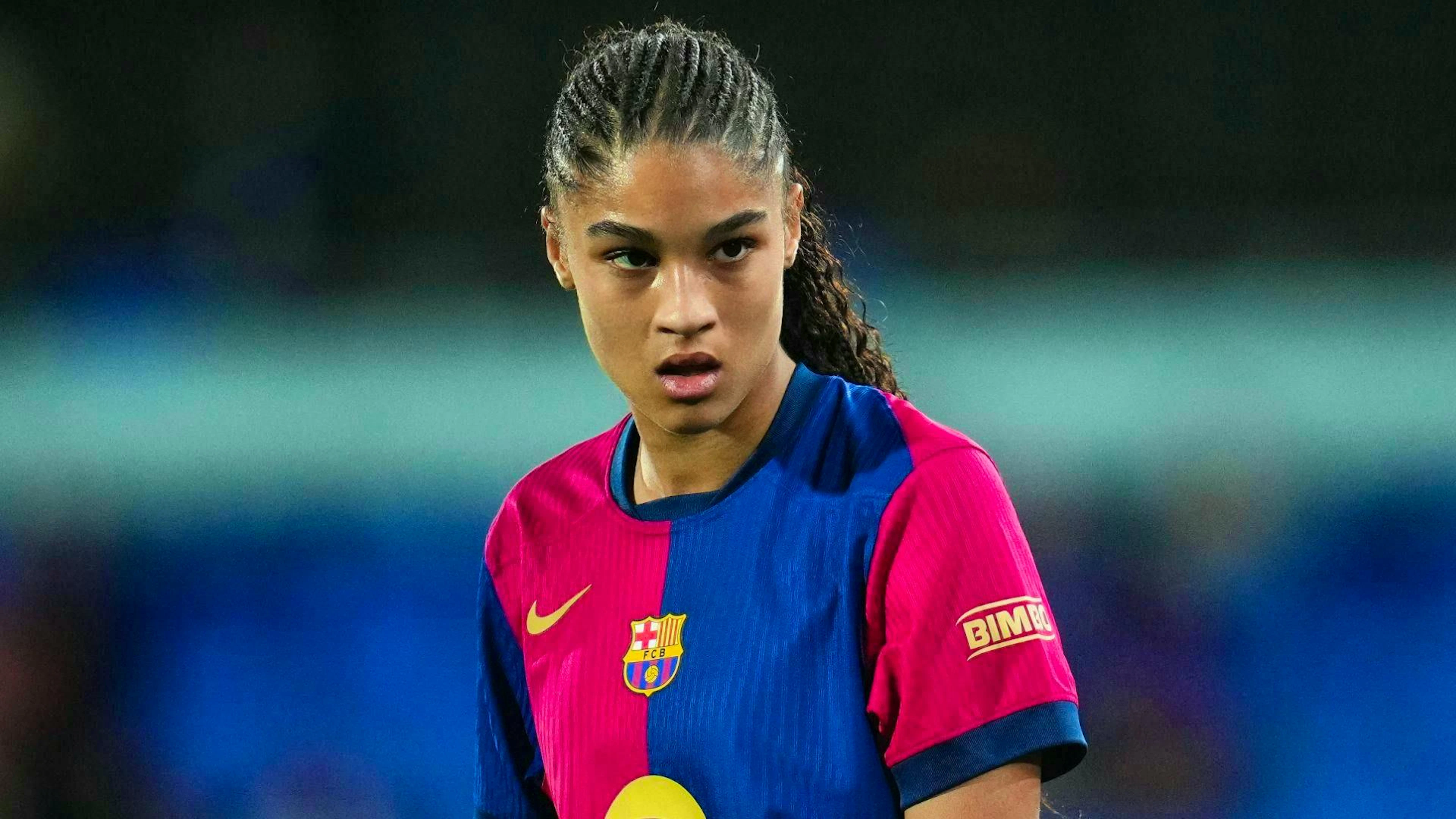 Sydney Schertenleib records two assists for FC Barcelona.