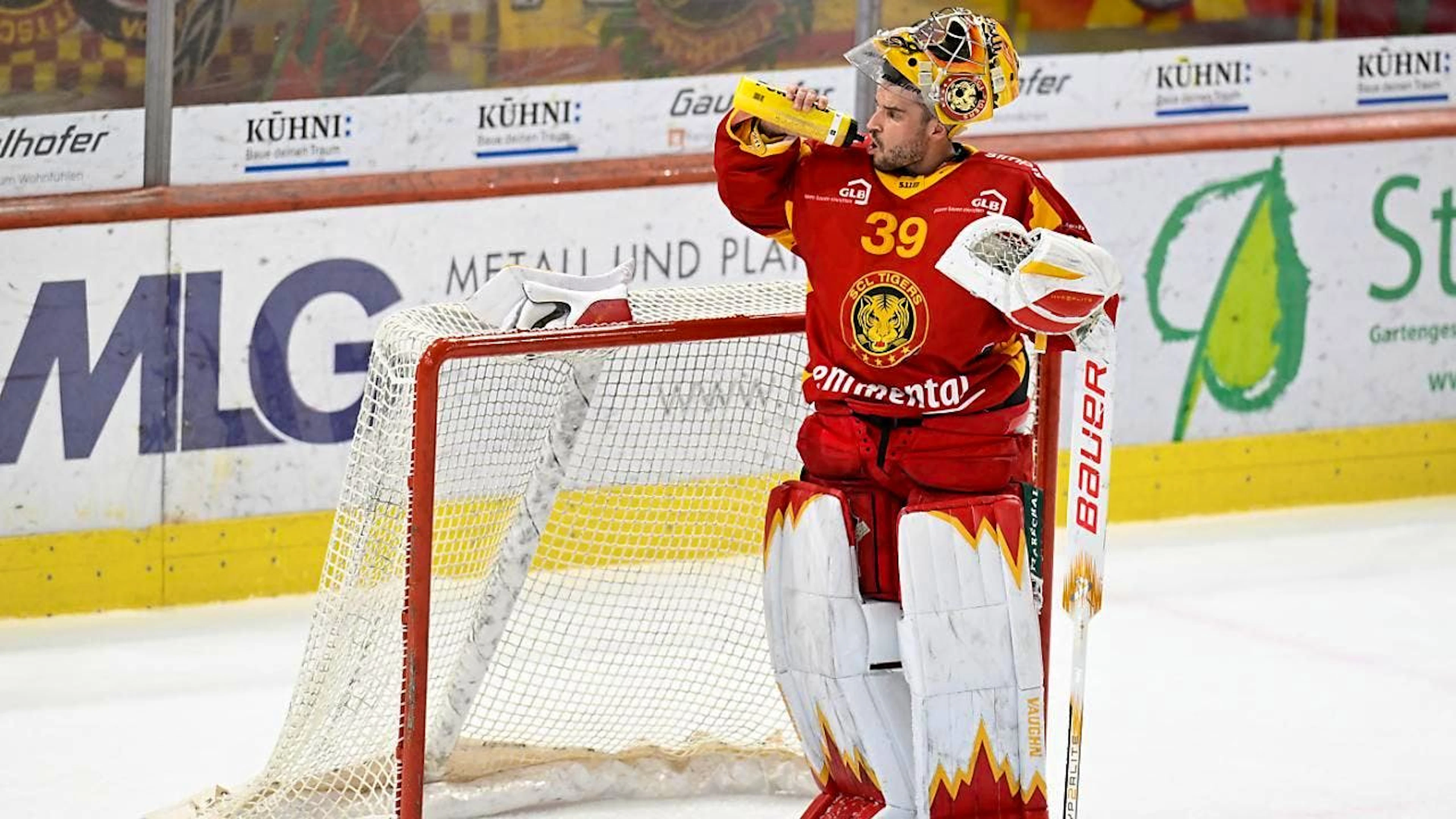 "Zwei solche (haltbare) Gegentore im gleichen Playoff-Spiel habe ich als Coach noch nie erlebt", sagte Langnaus Trainer Thierry Paterlini