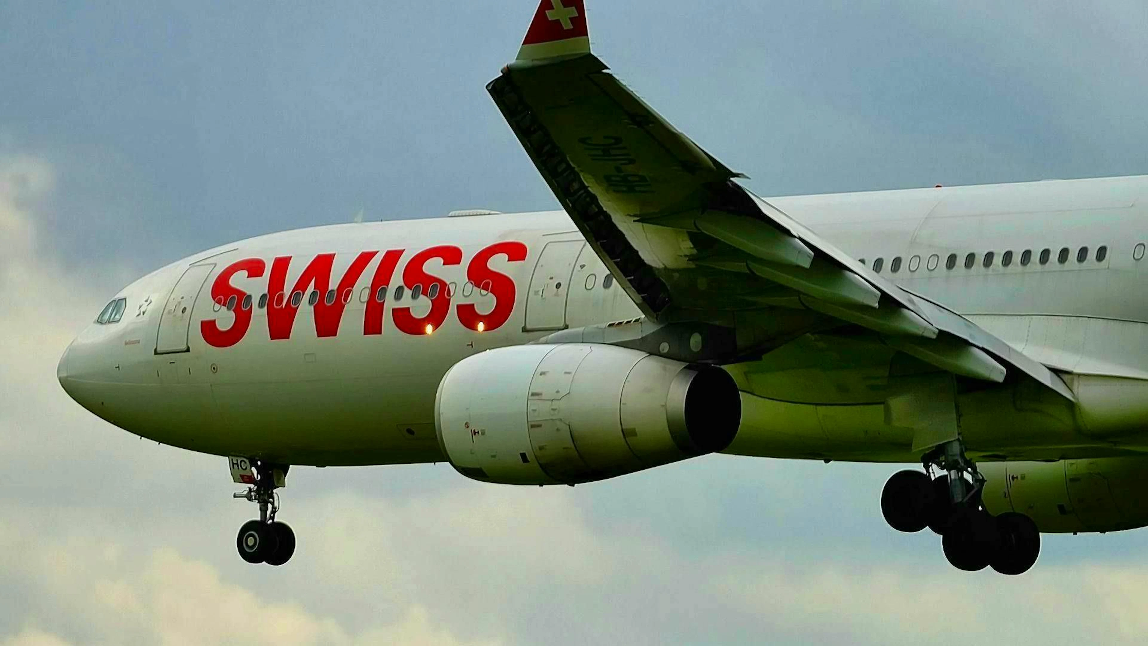 A Swiss Airbus 330 was on its way to Delhi and had to return to Zurich.