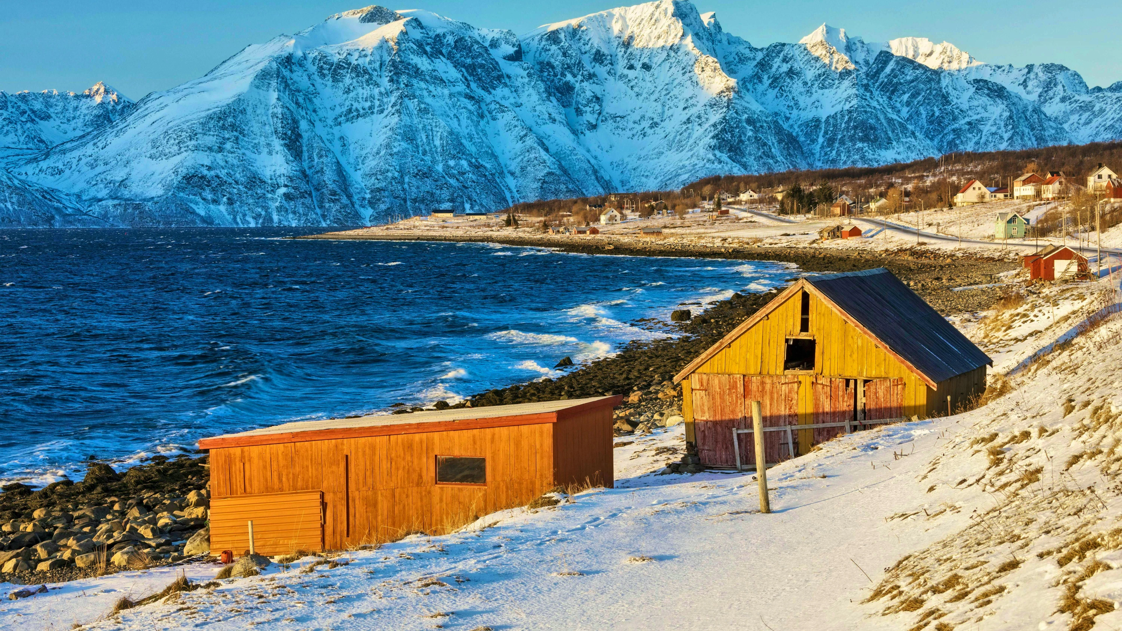 A tourist has been rescued from an avalanche in Lyngen in northern Norway after seven hours.