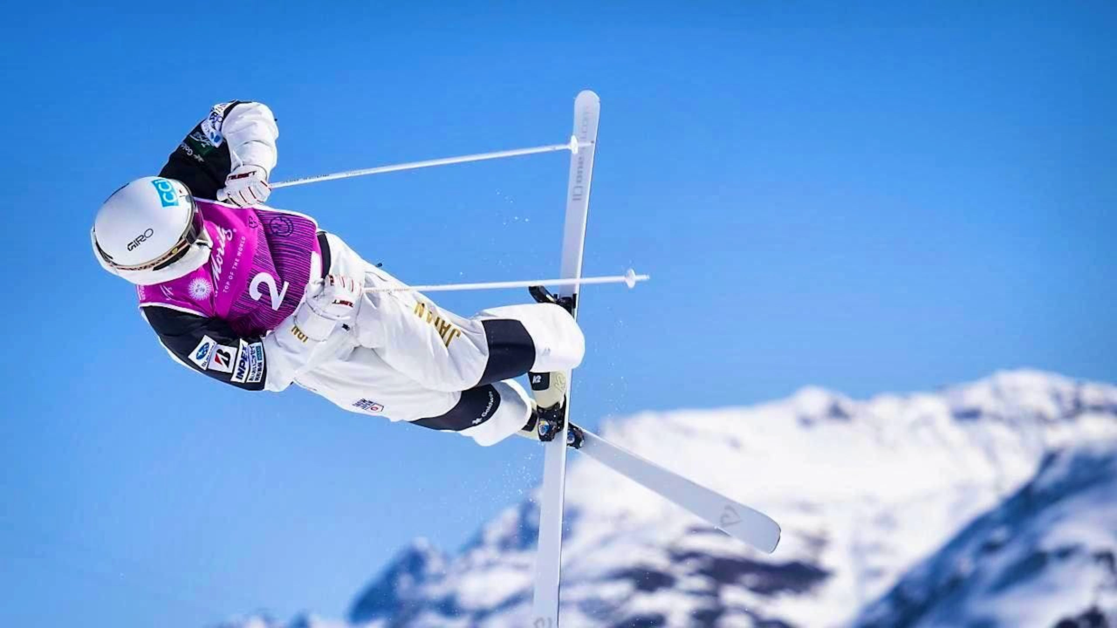 Ikuma Horishima wins the first competition at the Freestyle World Championships in the Engadine.