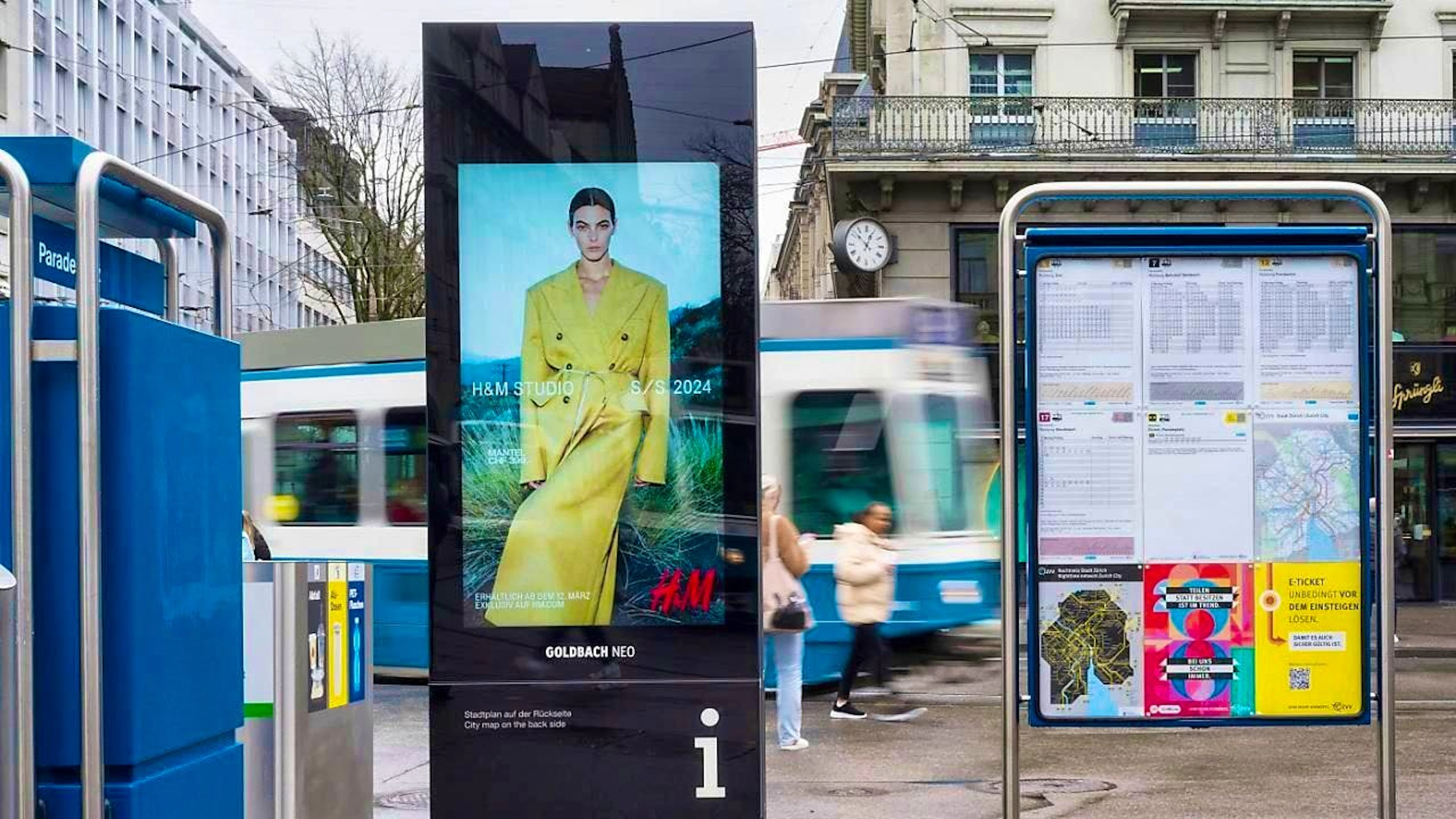 There could soon be no more H&M advertising on Paradeplatz in Zurich. On Wednesday, the city parliament approved a proposal to ban advertising in public spaces. (archive picture)