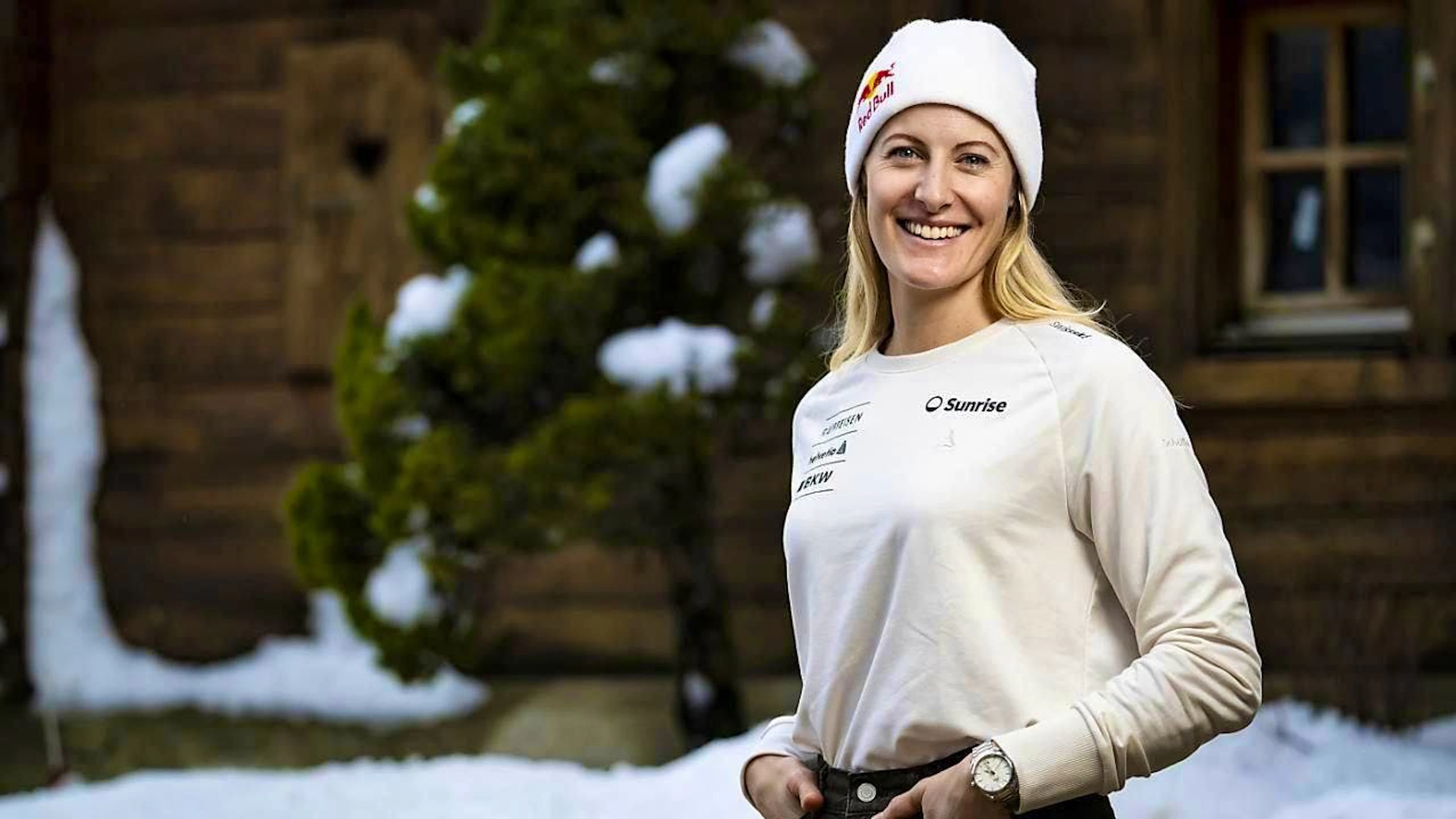 Leader in the World Cup, fastest in qualifying at the home World Championships: Fanny Smith has a good laugh