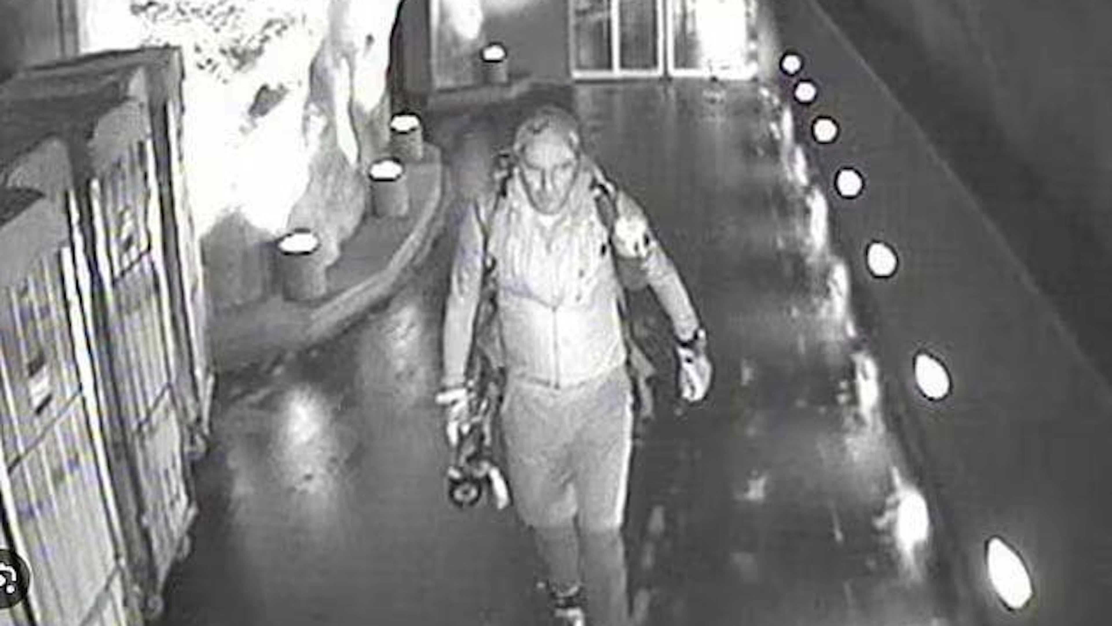 Dieses Bild einer Überwachungskamera zeigt möglicherweise den vermissten Tengelmann-Erben Karl-Erivan Haub auf dem Weg zum Kleinen Matterhorn am 7. April 2018.
