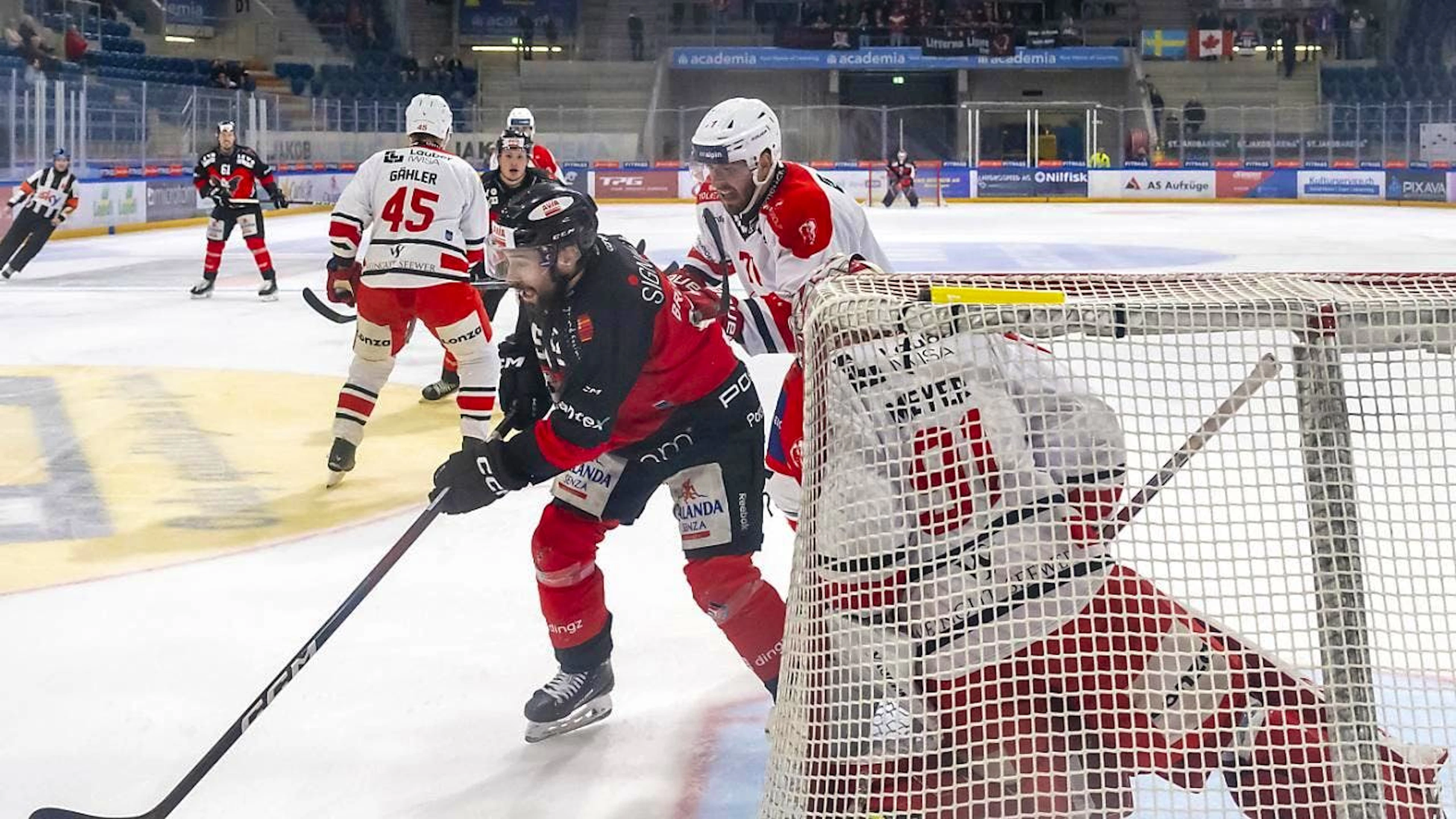 Starke Defensive: Visps Abwehr mit Goalie Robin Meyer lässt Basels Angreifer verzweifeln