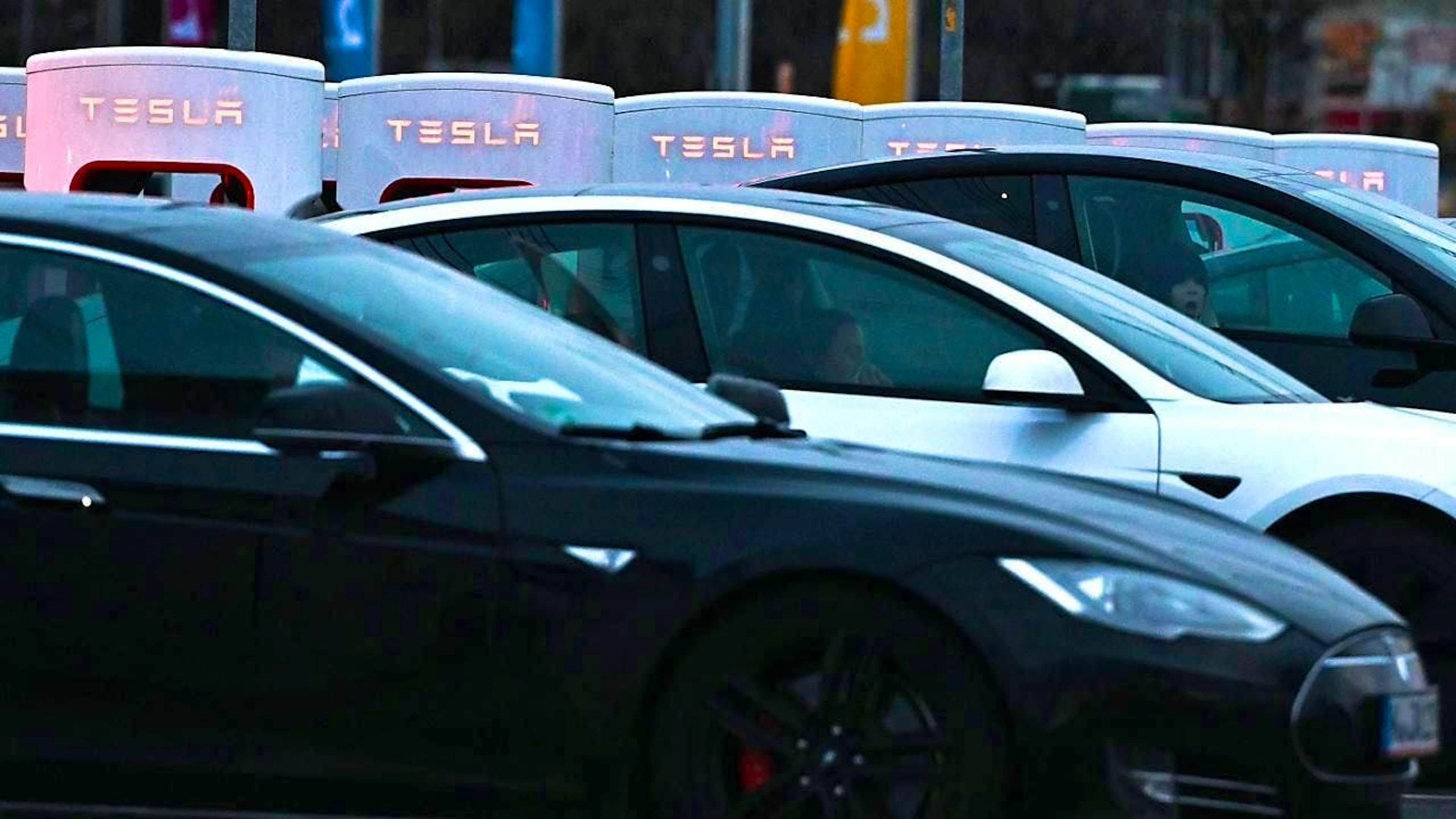The US car manufacturer Tesla has recently suffered serious damage to its image due to the controversial role of company boss Elon Musk in the administration of US President Donald Trump. (archive image)