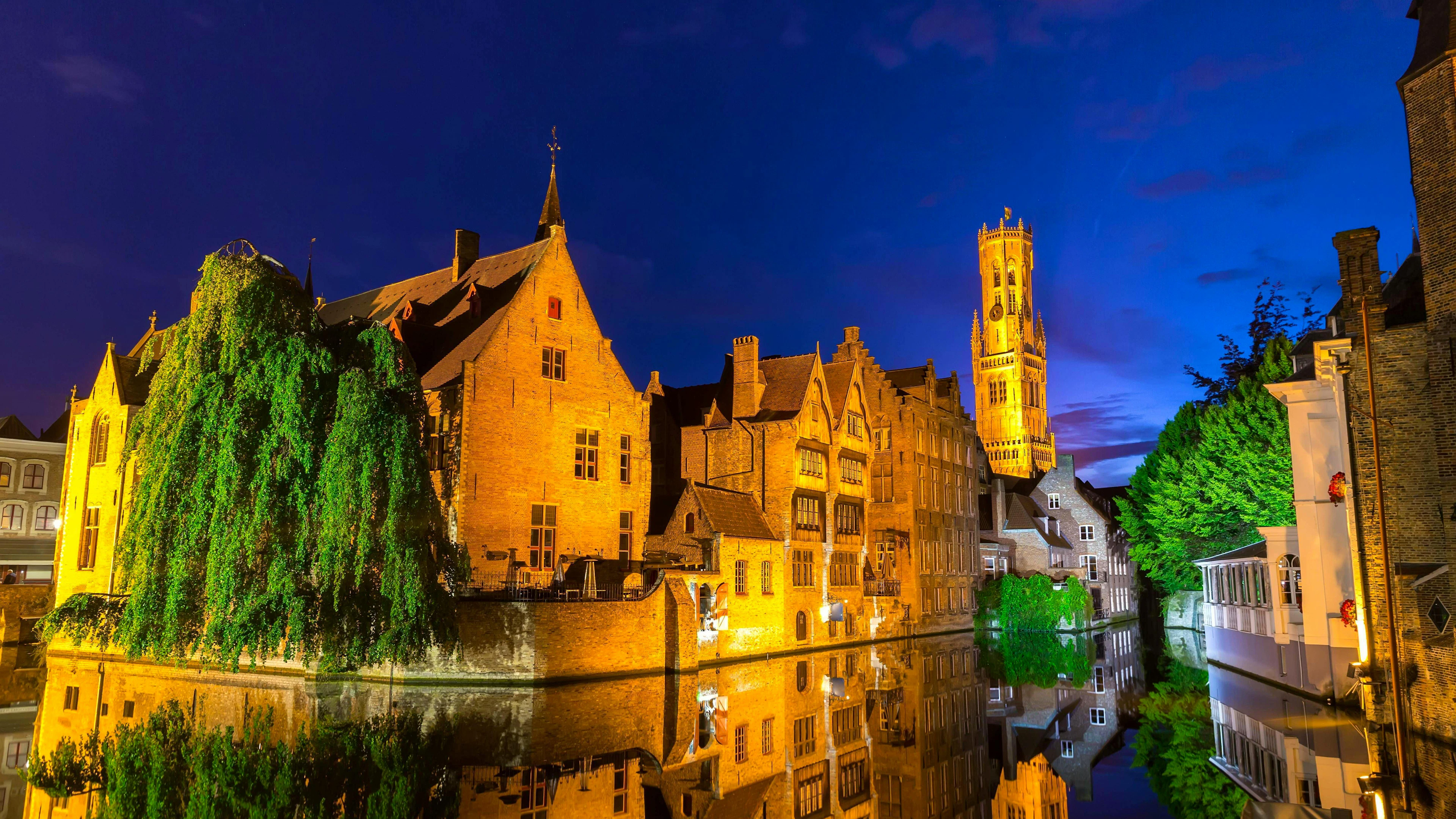 Uno dei bellissimo scorci della cittadina belga di Bruges.