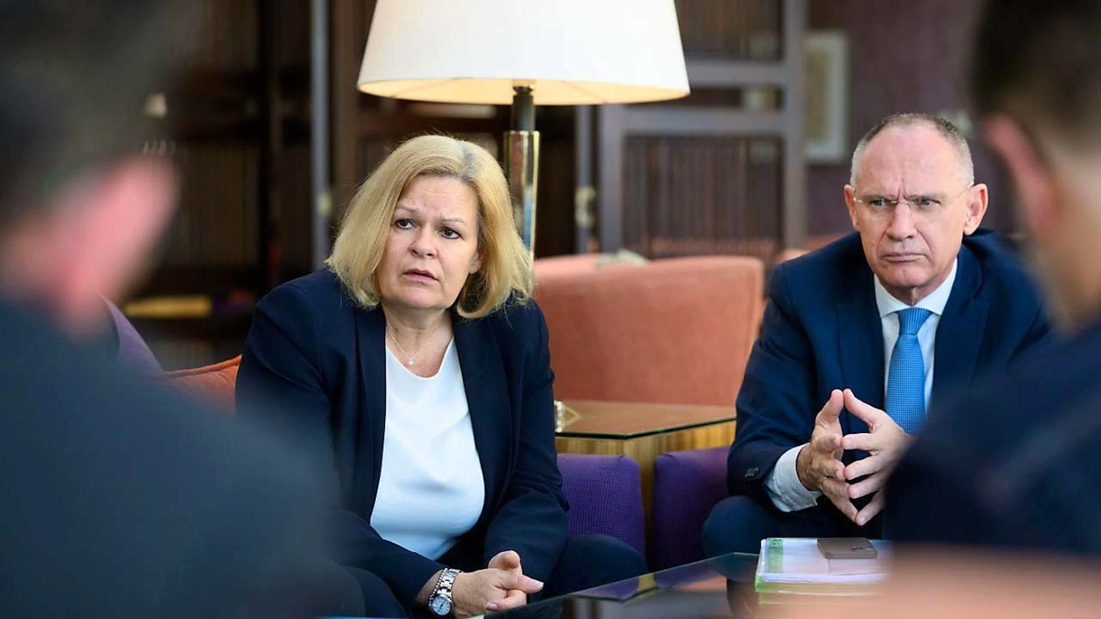 Nancy Faeser und Gerhard Karner in Jordaniens Hauptstadt Amman. Foto: Bernd von Jutrczenka/dpa