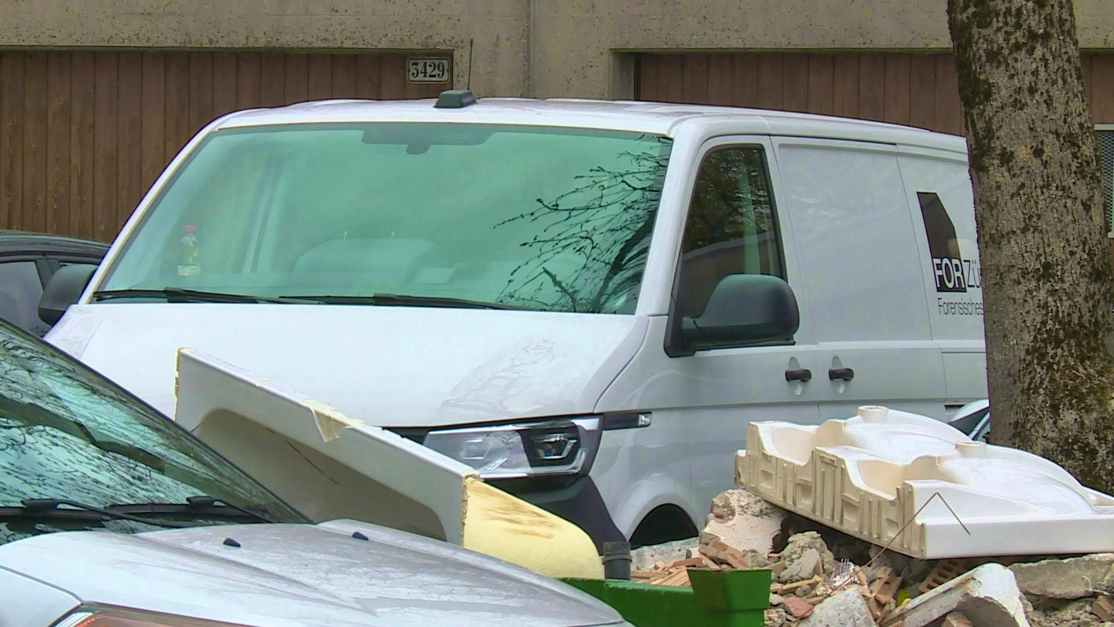 Forensics are also on the scene in Wetzikon ZH.