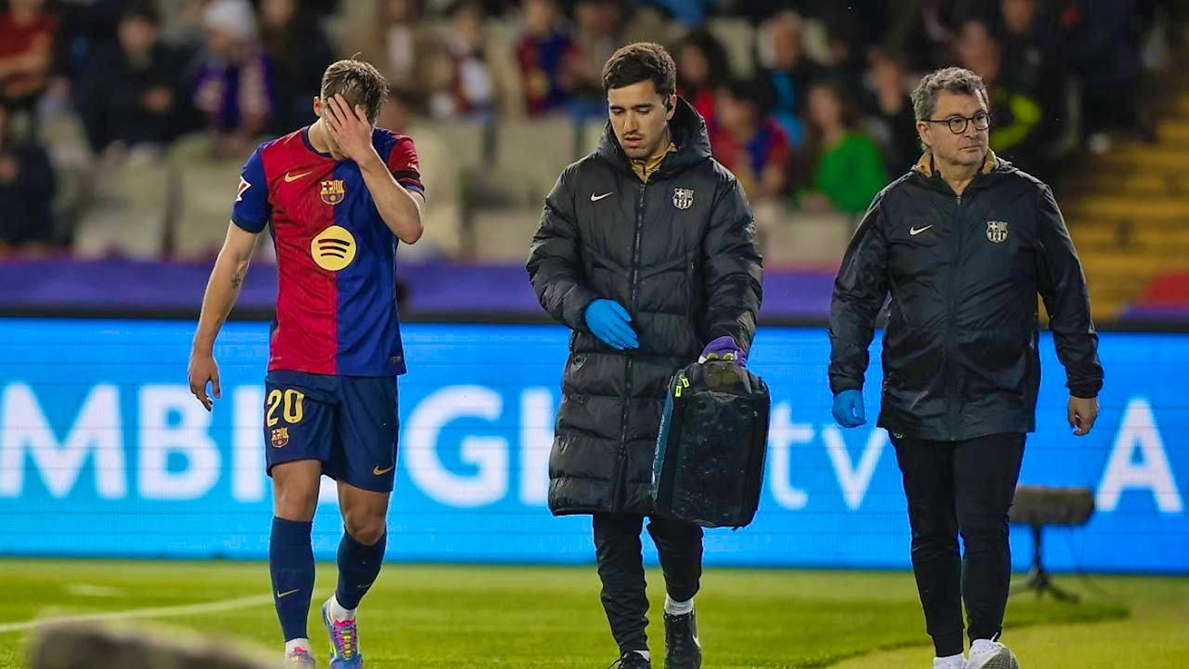 Dani Olmo had to leave the field injured against Osasuna