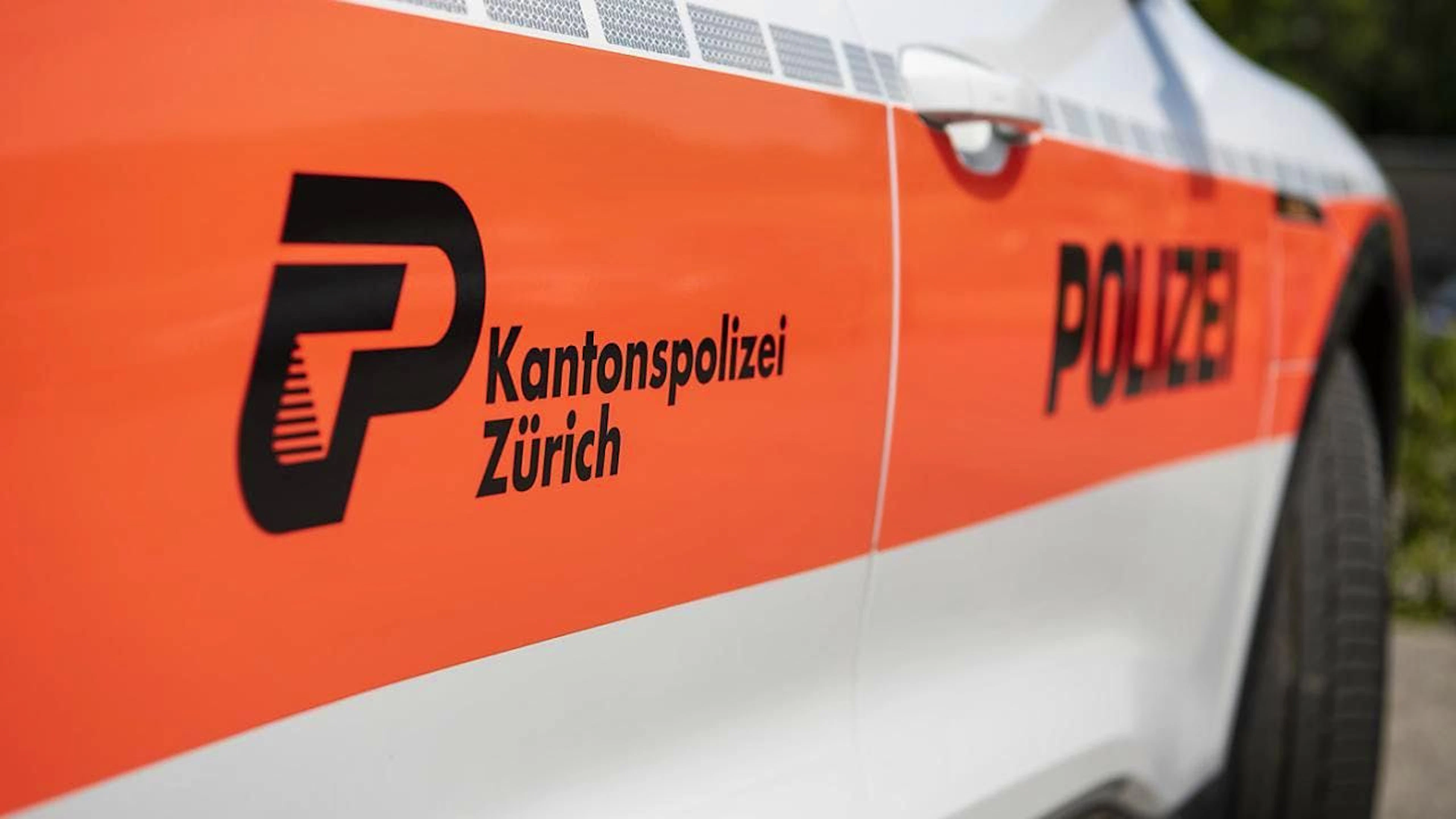 Der Notarzt konnte nur noch den Tod des Mannes feststellen und alarmierte danach die Polizei. (Archivbild)