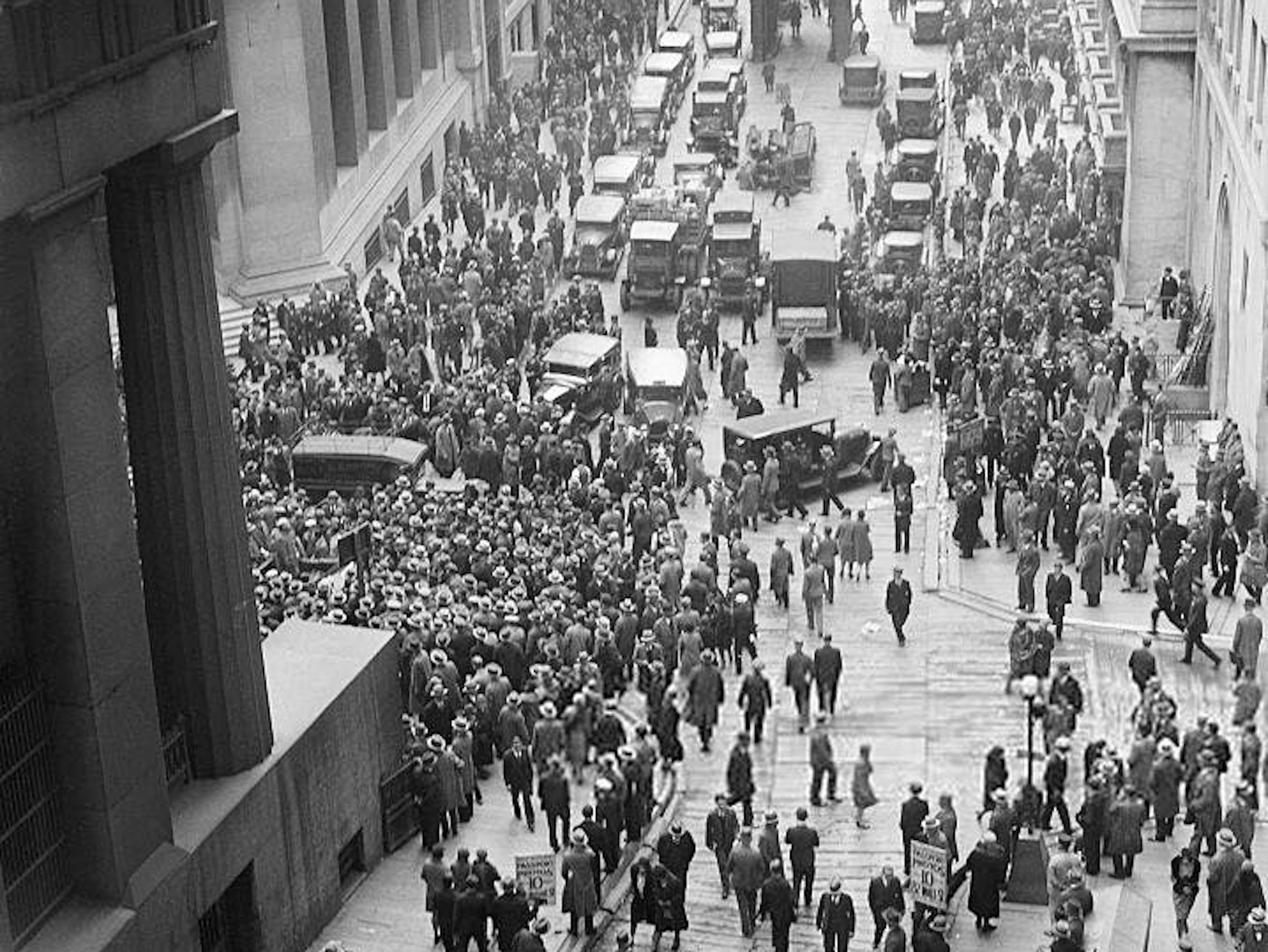 Der grosse Börsencrash, 1929. Hier vor der Börse in New York.