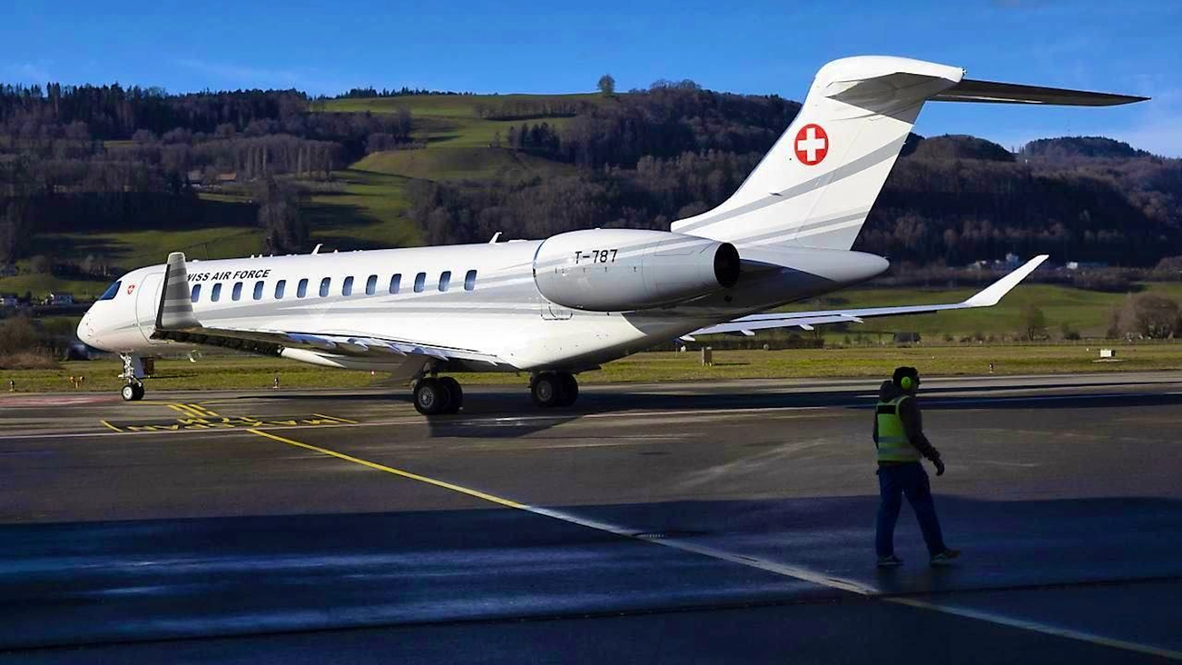 The new Bombardier Global 7500 Federal Council jet experienced irregularities during acceleration on take-off.
