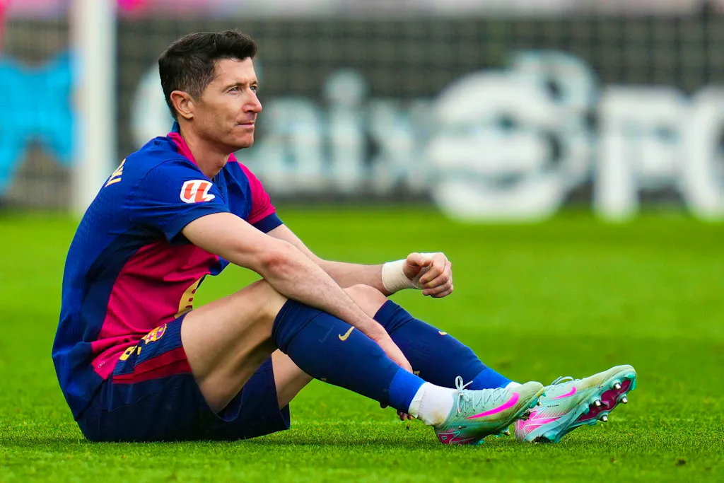 Rob Rast Leg Injury Robert Lewandowski suffers tendon injury