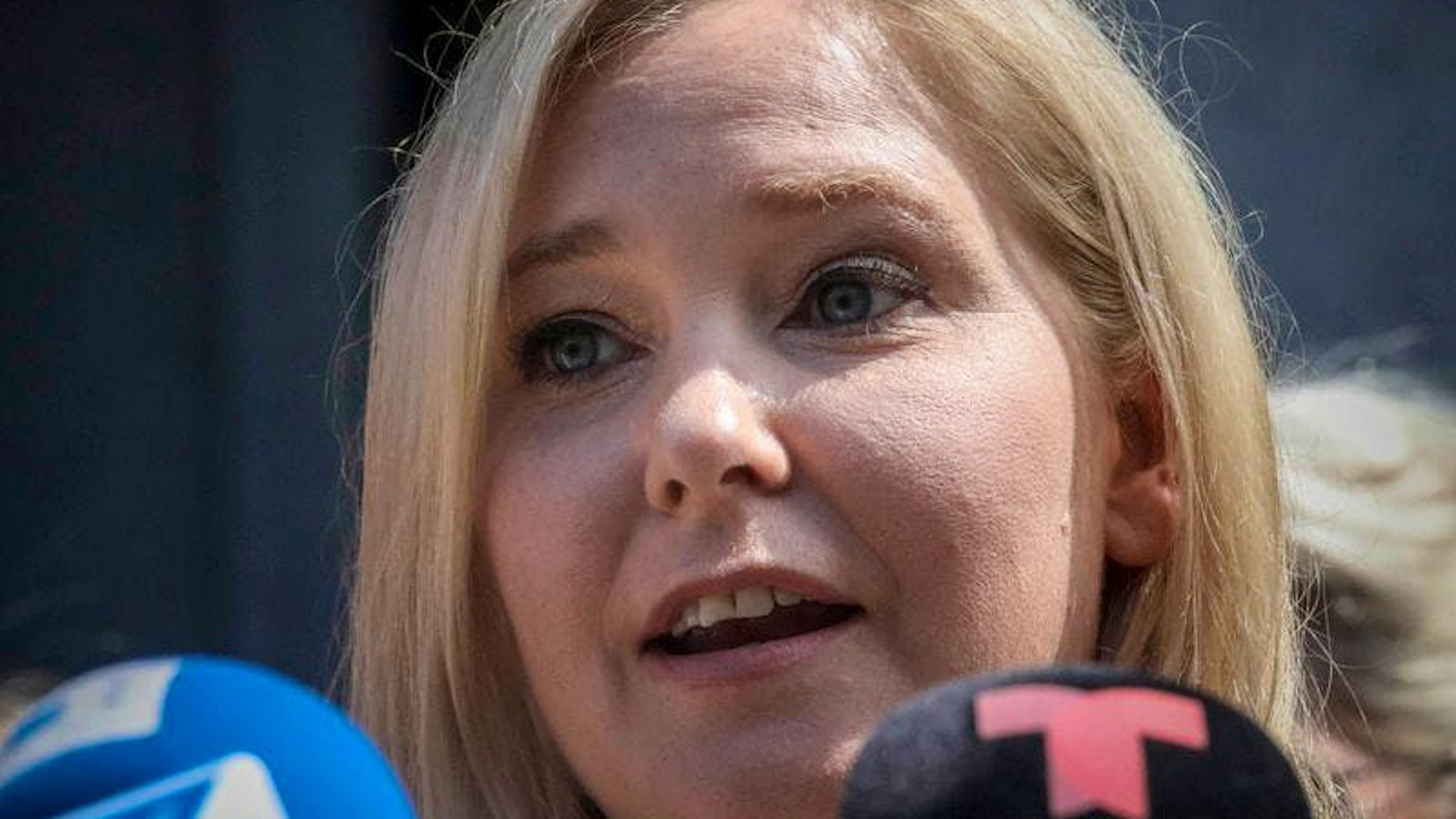 Virginia Roberts Giuffre, die Prinz Andrew vorwirft, sie als Minderjährige missbraucht zu haben, spricht im August 2019 auf einer Pressekonferenz vor einem Gericht in Manhattan.&nbsp;