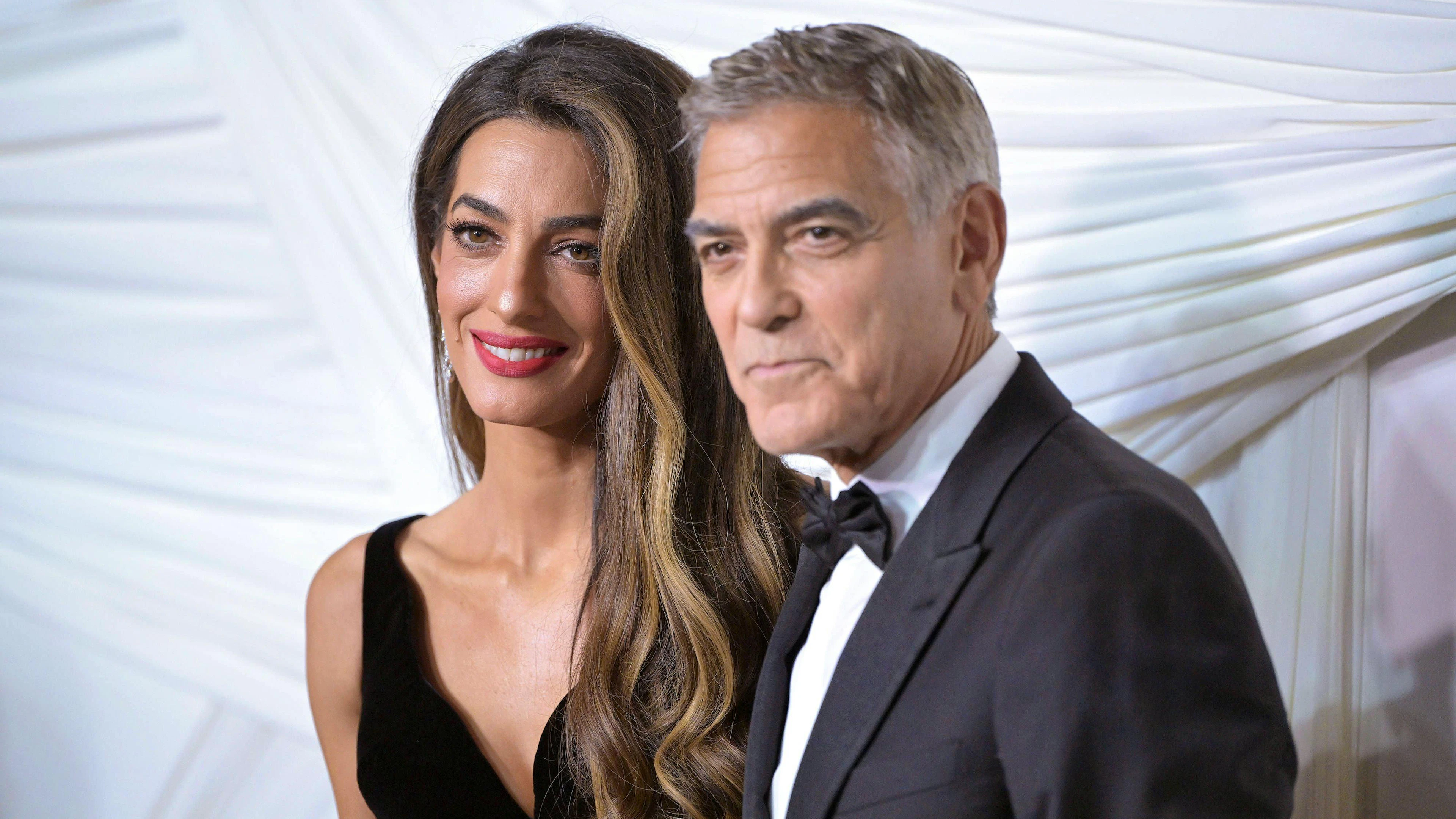 Französisches Bauernhaus: George und Amal Clooney wegen Waldbrand evakuiert