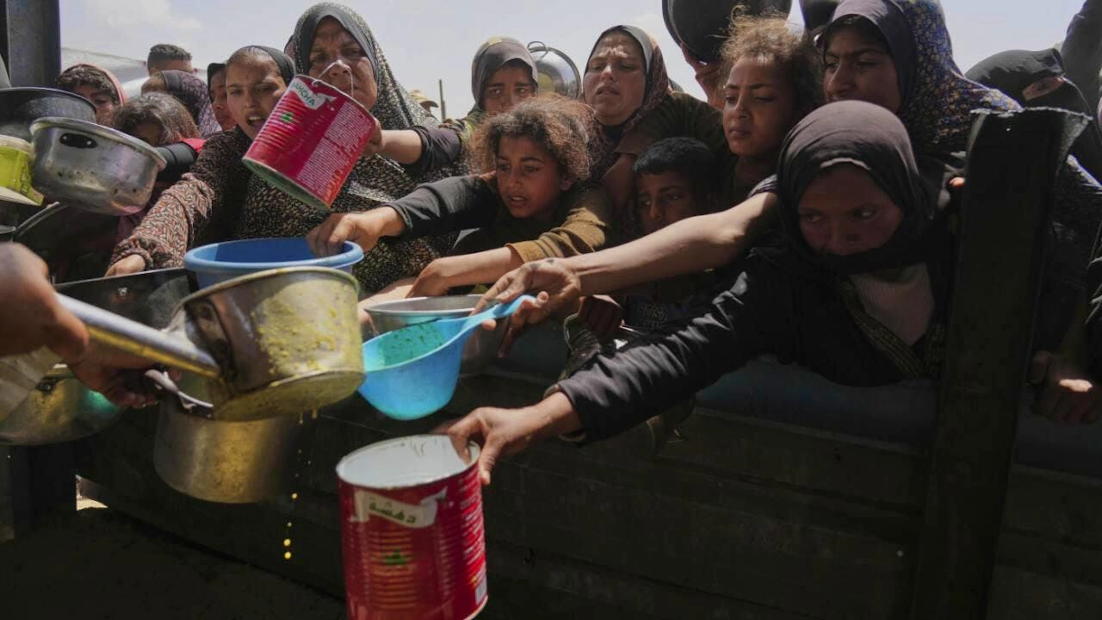 Cibo e medicinali sono merce rara a Gaza.