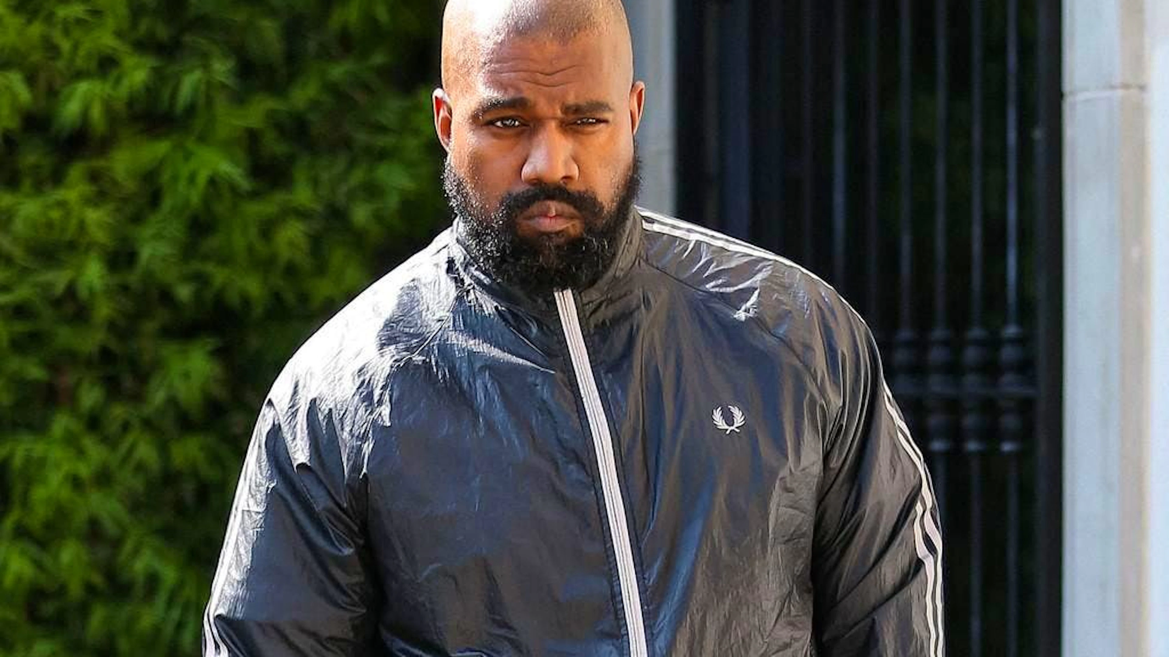 L'Australie a annulé le visa du sulfureux rappeur américain Kanye West en raison de sa chanson glorifiant le leader nazi Adolf Hitler, a annoncé mercredi le gouvernement.